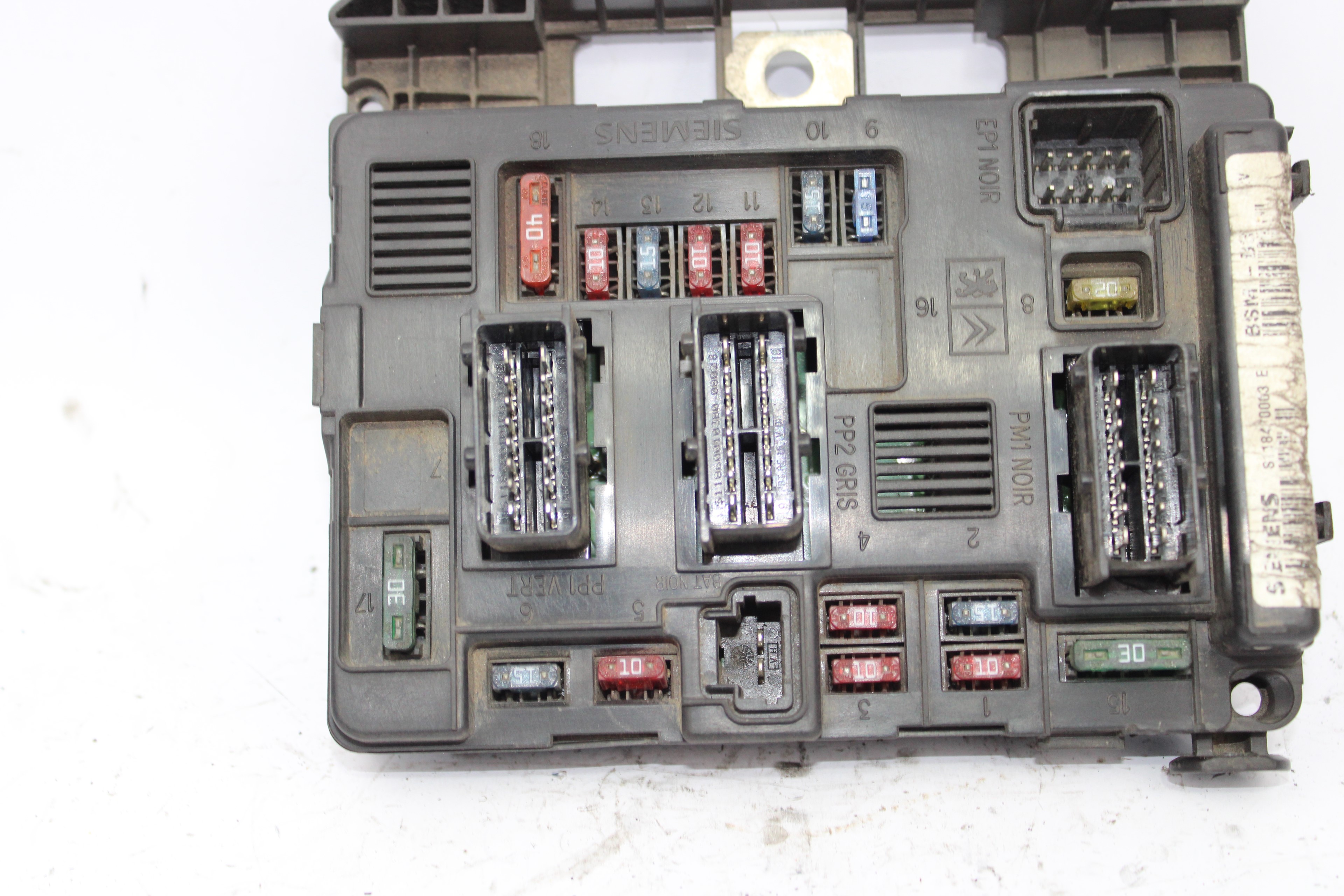 Caja de relés / fusibles 964349888000 de Citroen Xsara 1999-2011 - pieza usada
