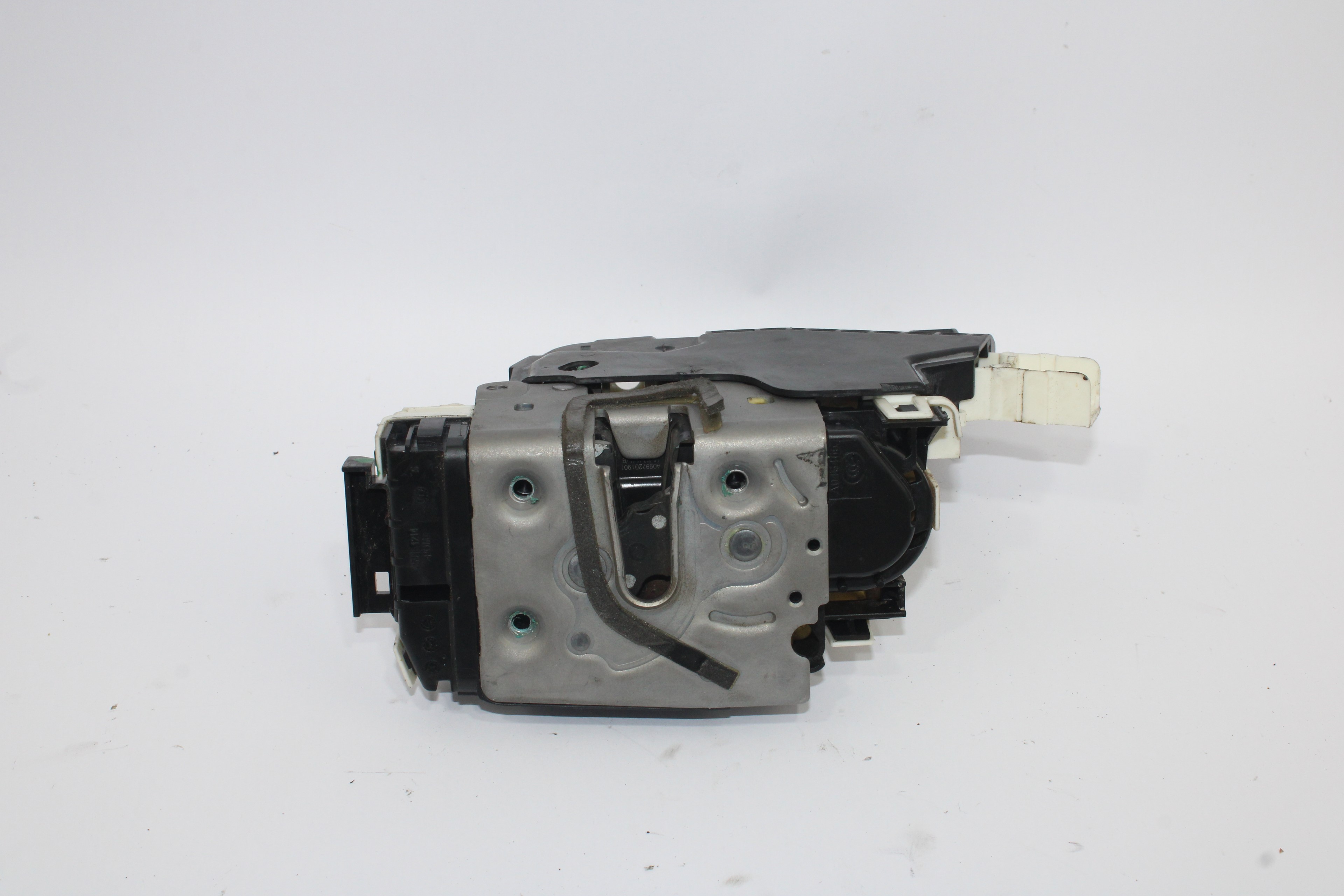 INFINITI Front Left Door Lock A0997201901 19372061