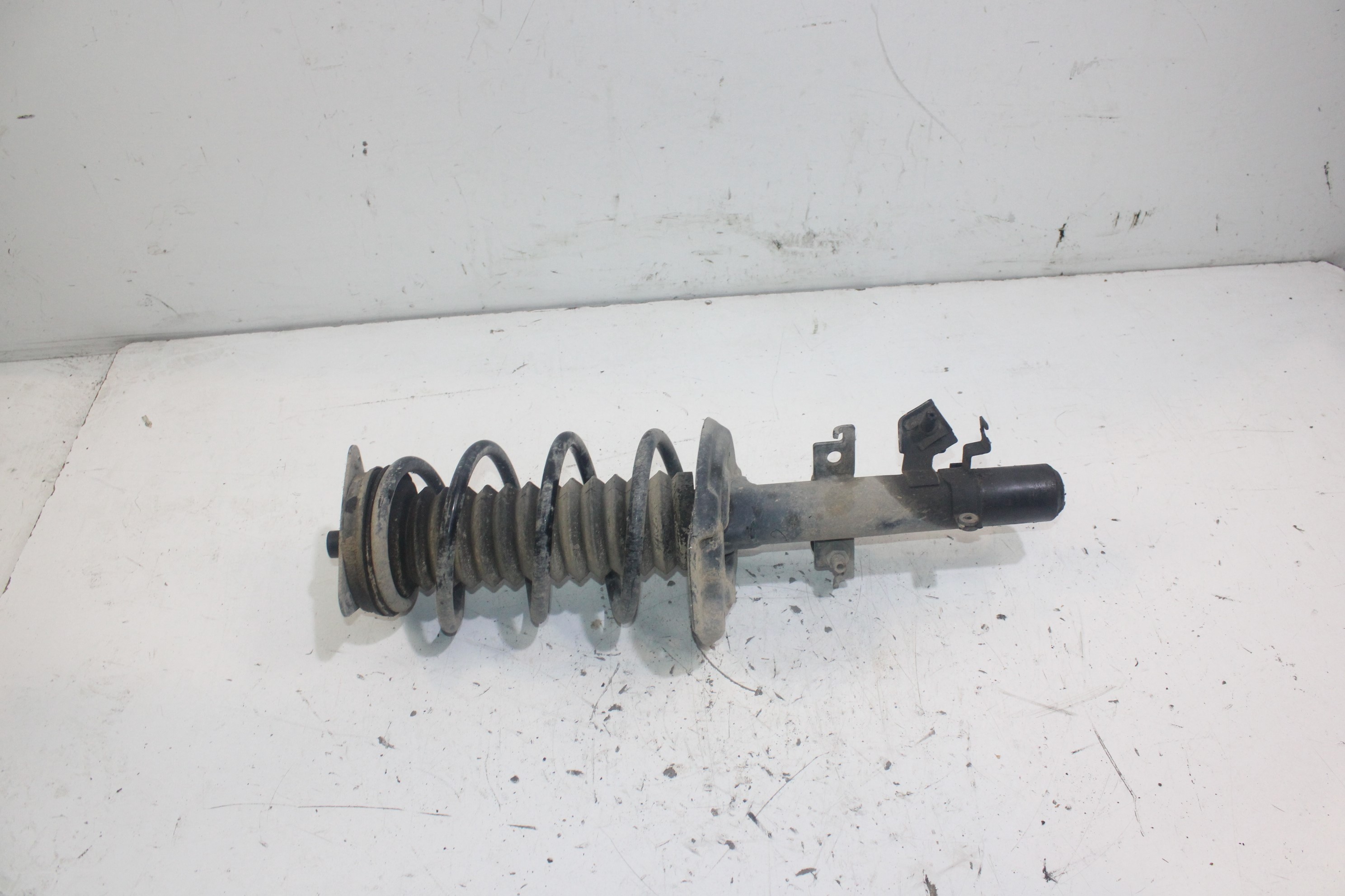 RENAULT Kadjar 1 generation (2015-2024) Front Right Shock Absorber NOTIENEREFEENCIA 23889185