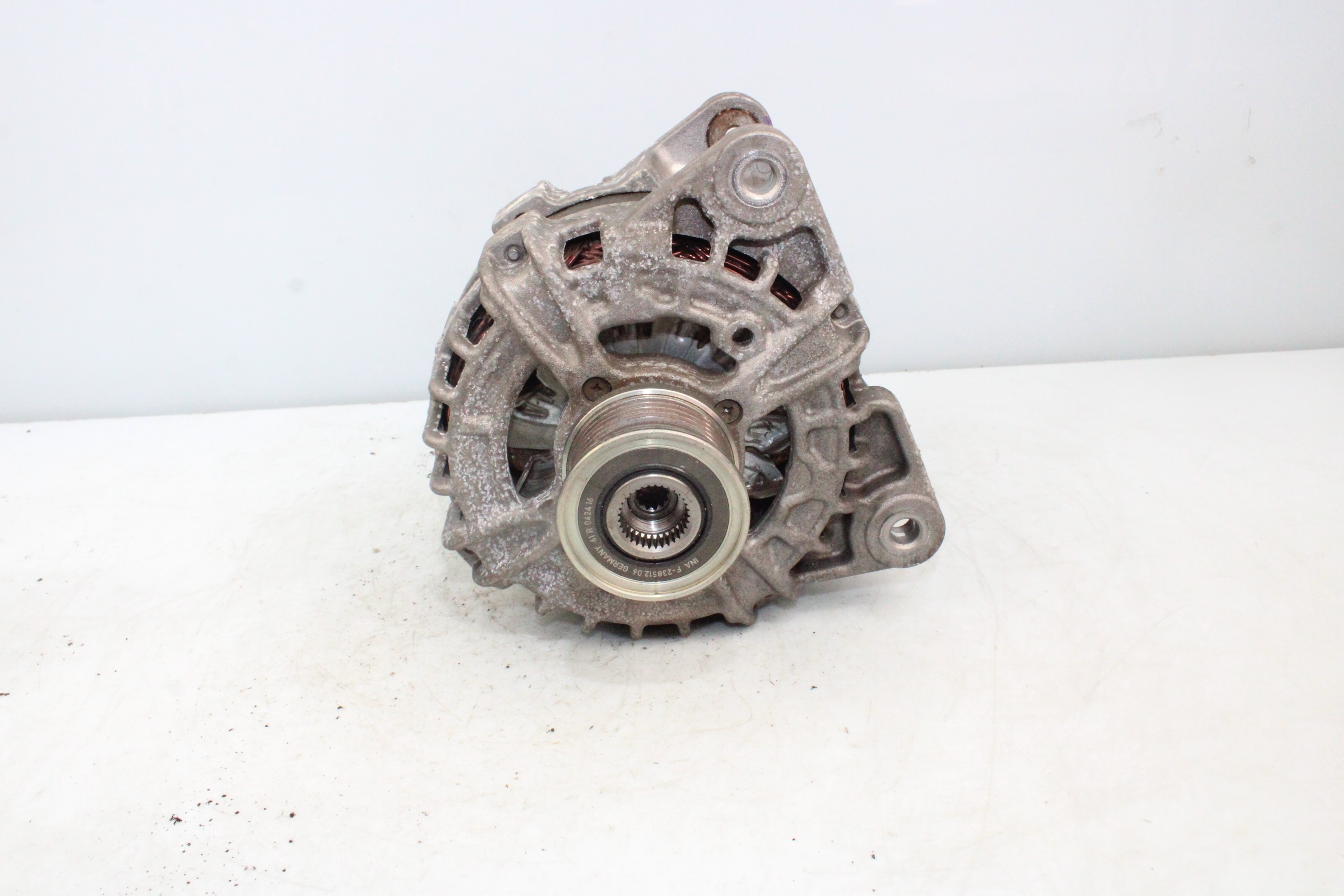 RENAULT Kadjar 1 generation (2015-2024) Alternator 231004BE0BF 25177307