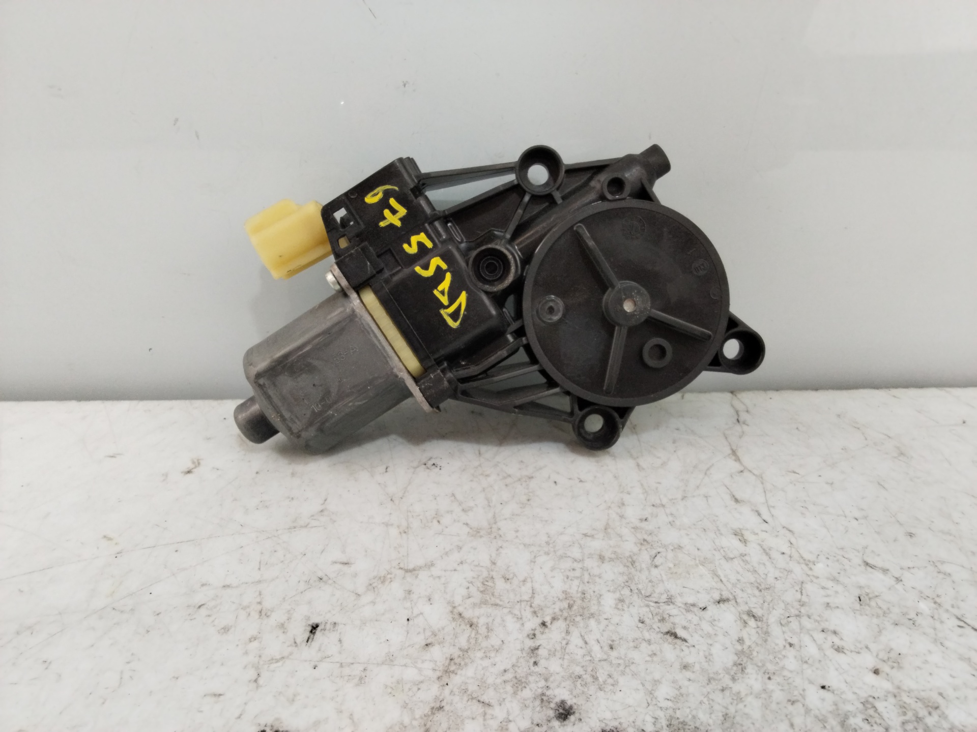 MAZDA 6 GG (2002-2007) Moteur de commande de vitre de porte avant droite 8A6114553A 26599585