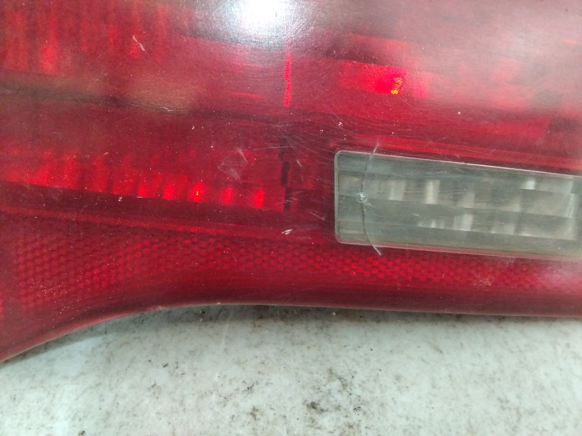 DODGE Rear Left Taillight 4F9945093 25618797