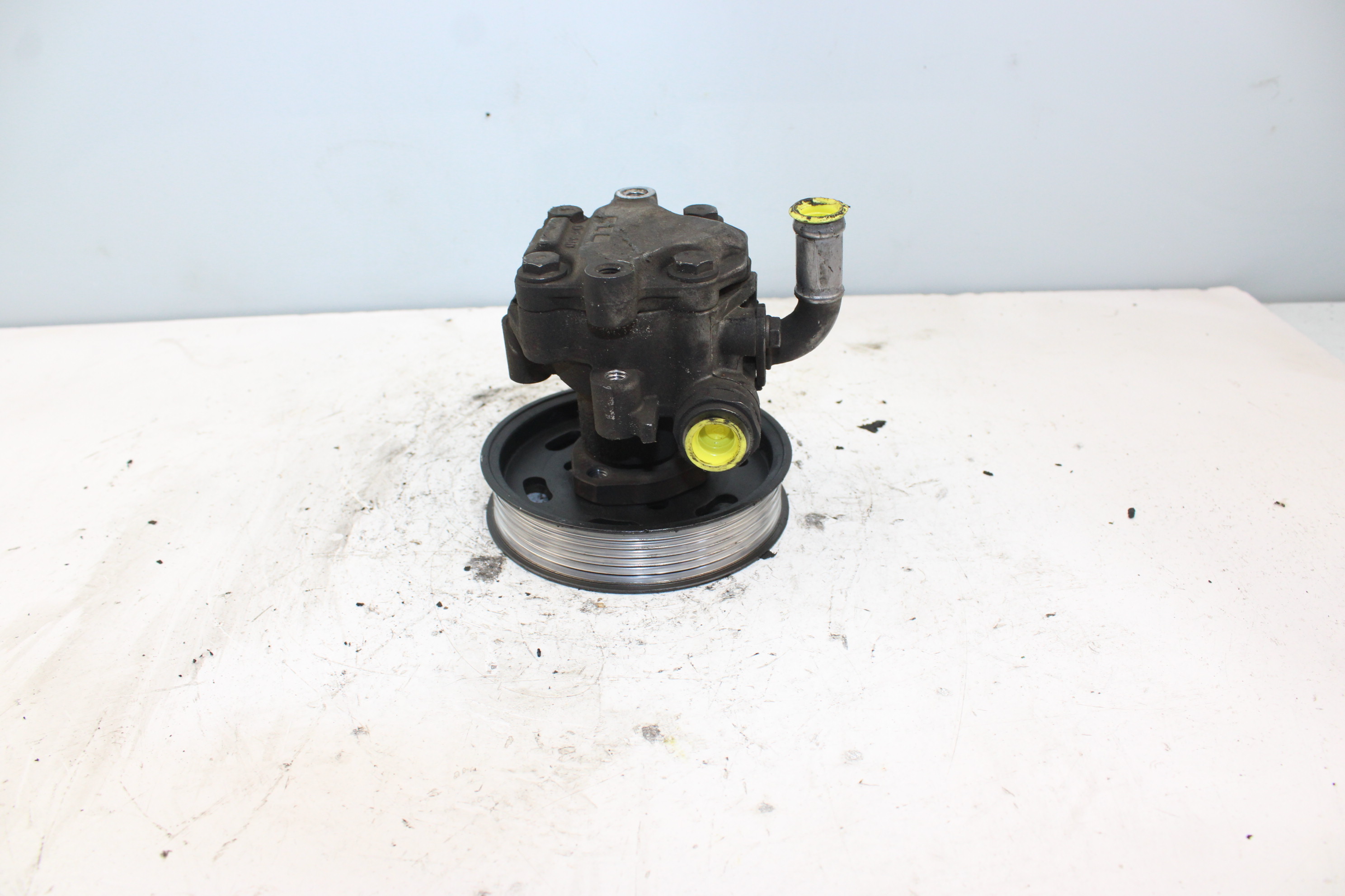 SEAT Alhambra 1 generation (1996-2010) Power Steering Pump 7M0145157AA 25307852