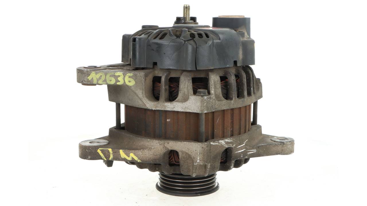Alternador 3730022650 de Kia Rio 2007-2011 - pieza usada