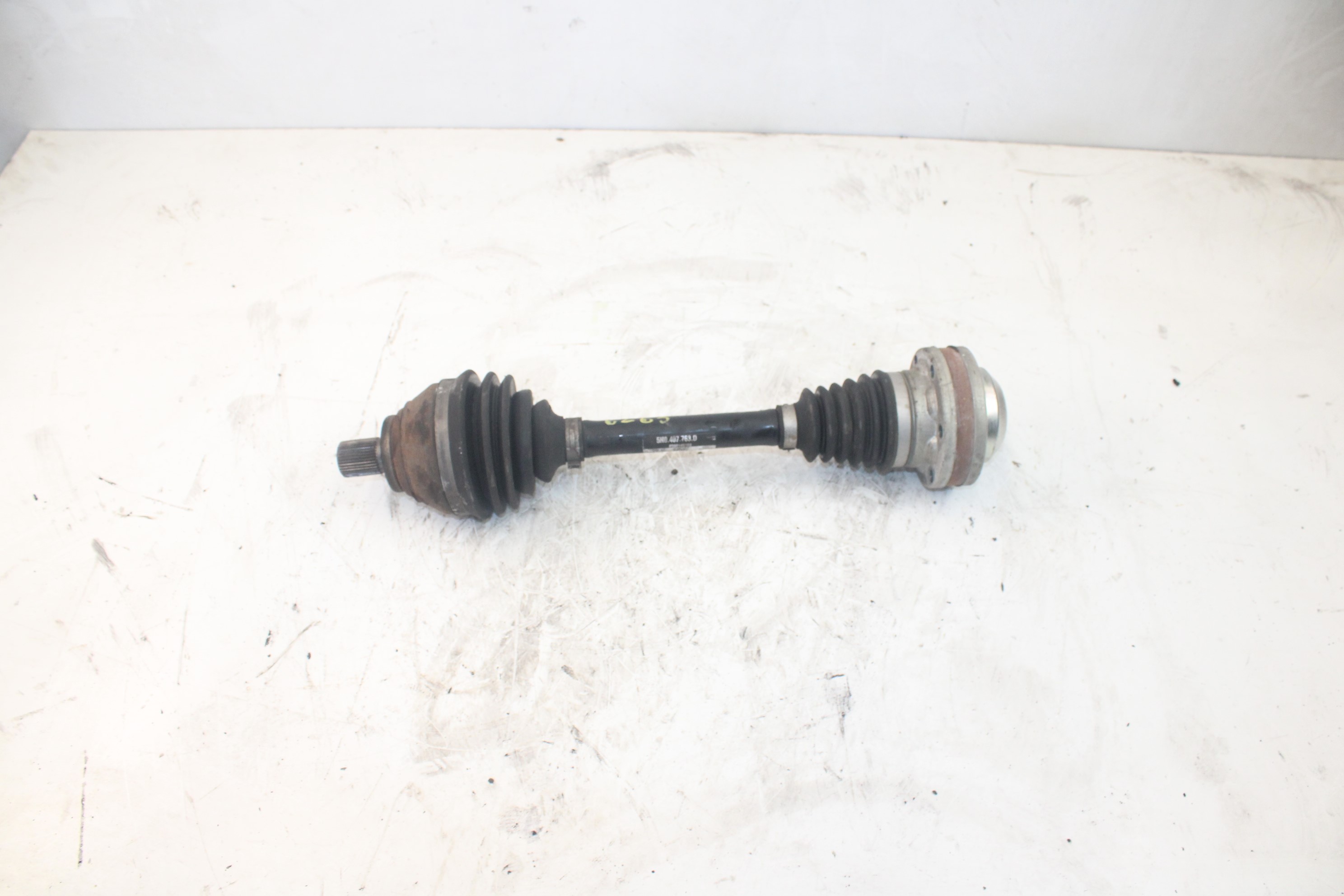 VOLKSWAGEN Tiguan 1 generation (2007-2017) Front Left Driveshaft 5N0407763 24064857