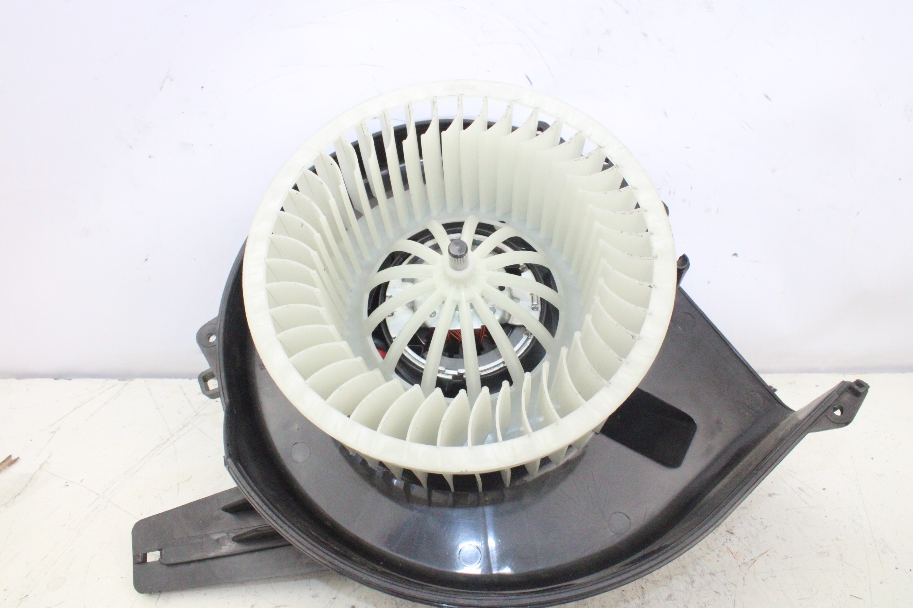 AUDI A2 8Z (1999-2005) Topení ventilátoru 87028 21074531