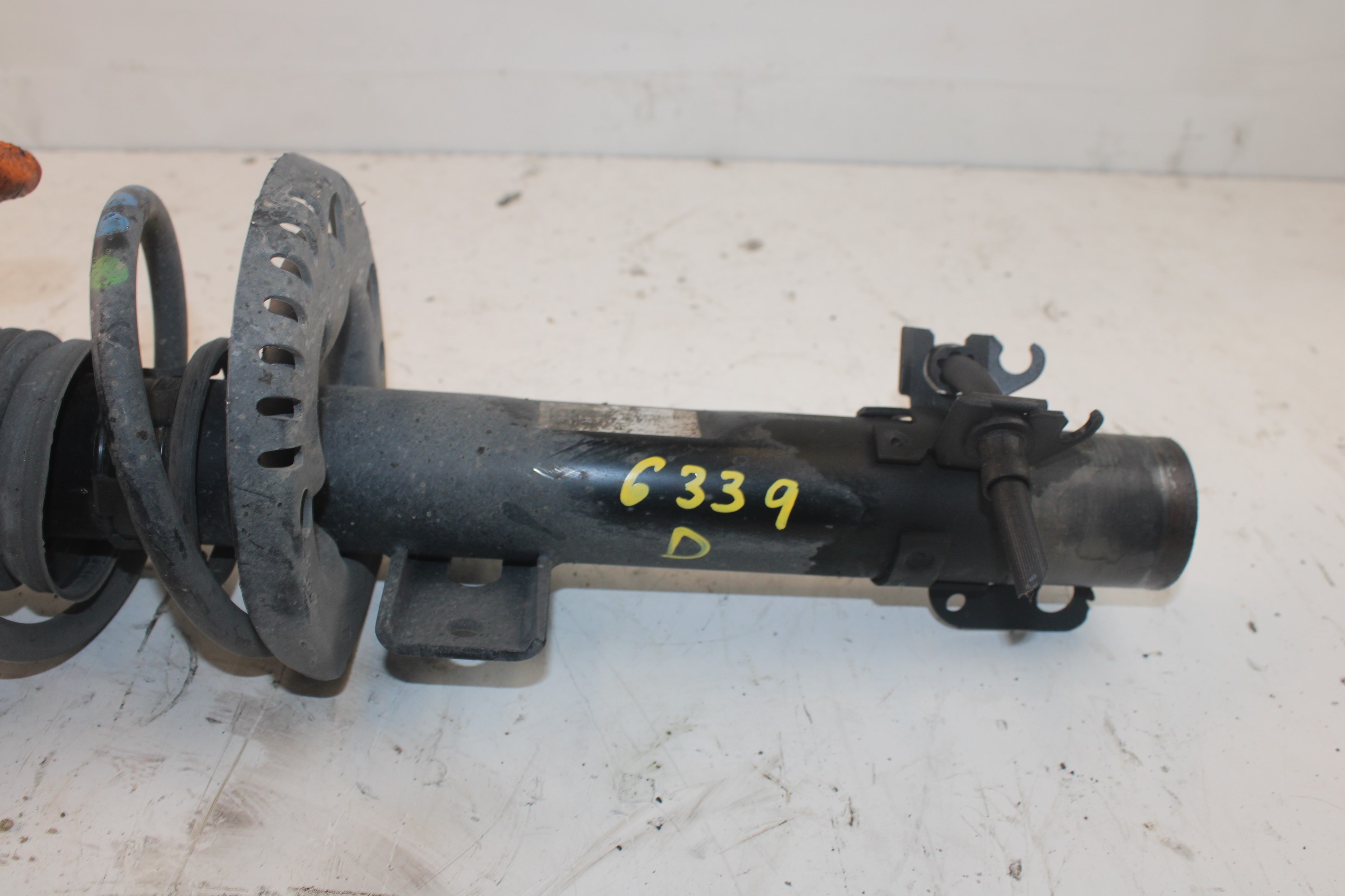 AUDI A1 8X (2010-2020) Front Right Shock Absorber NOTIENEREFERENCIA 25188705