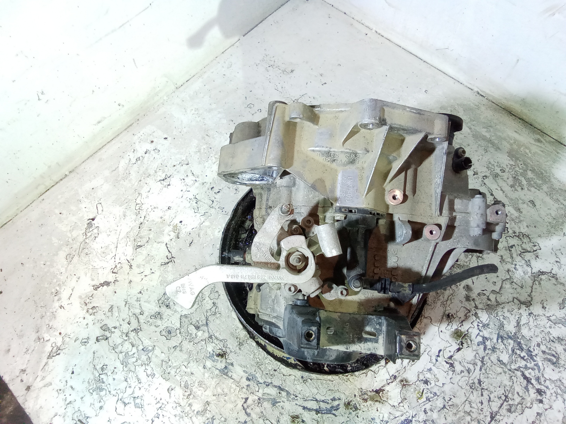 VOLKSWAGEN Polo 5 generation (2009-2017) Gearbox LNR 25177718