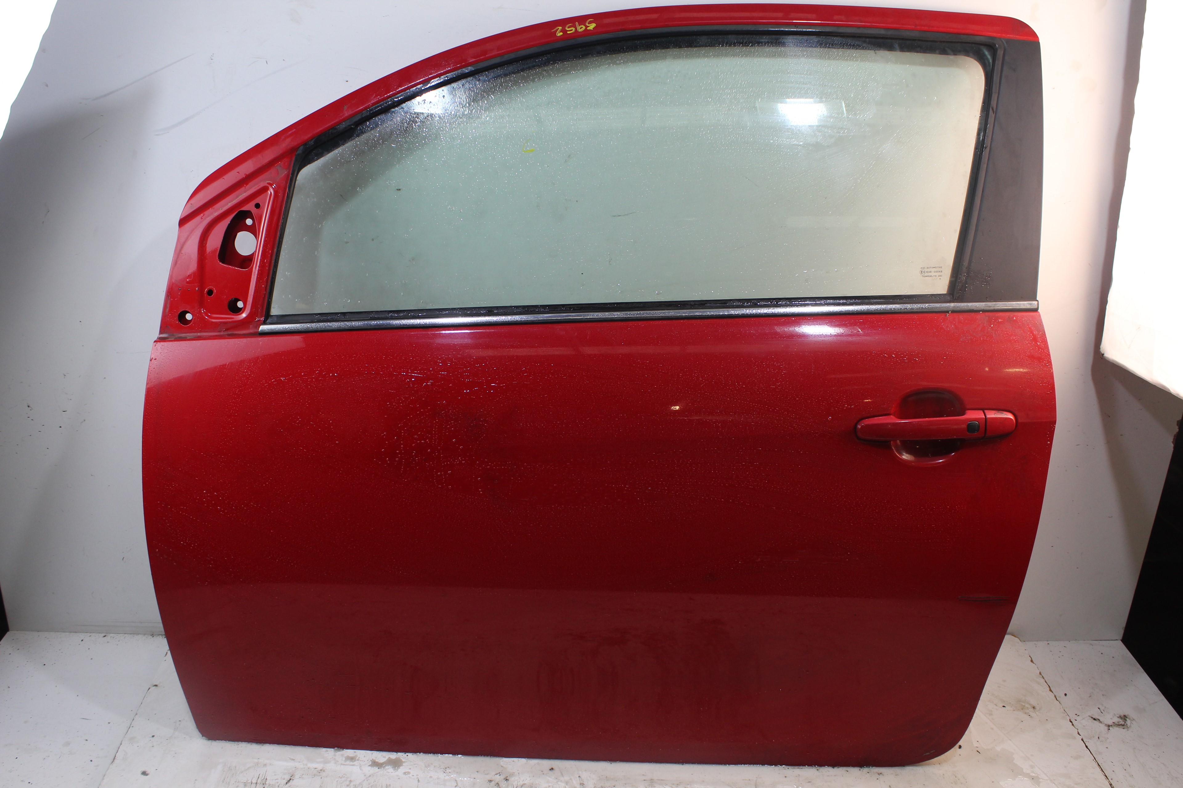 PEUGEOT 108 1 generation (2015-2021) Front Left Door 25248547