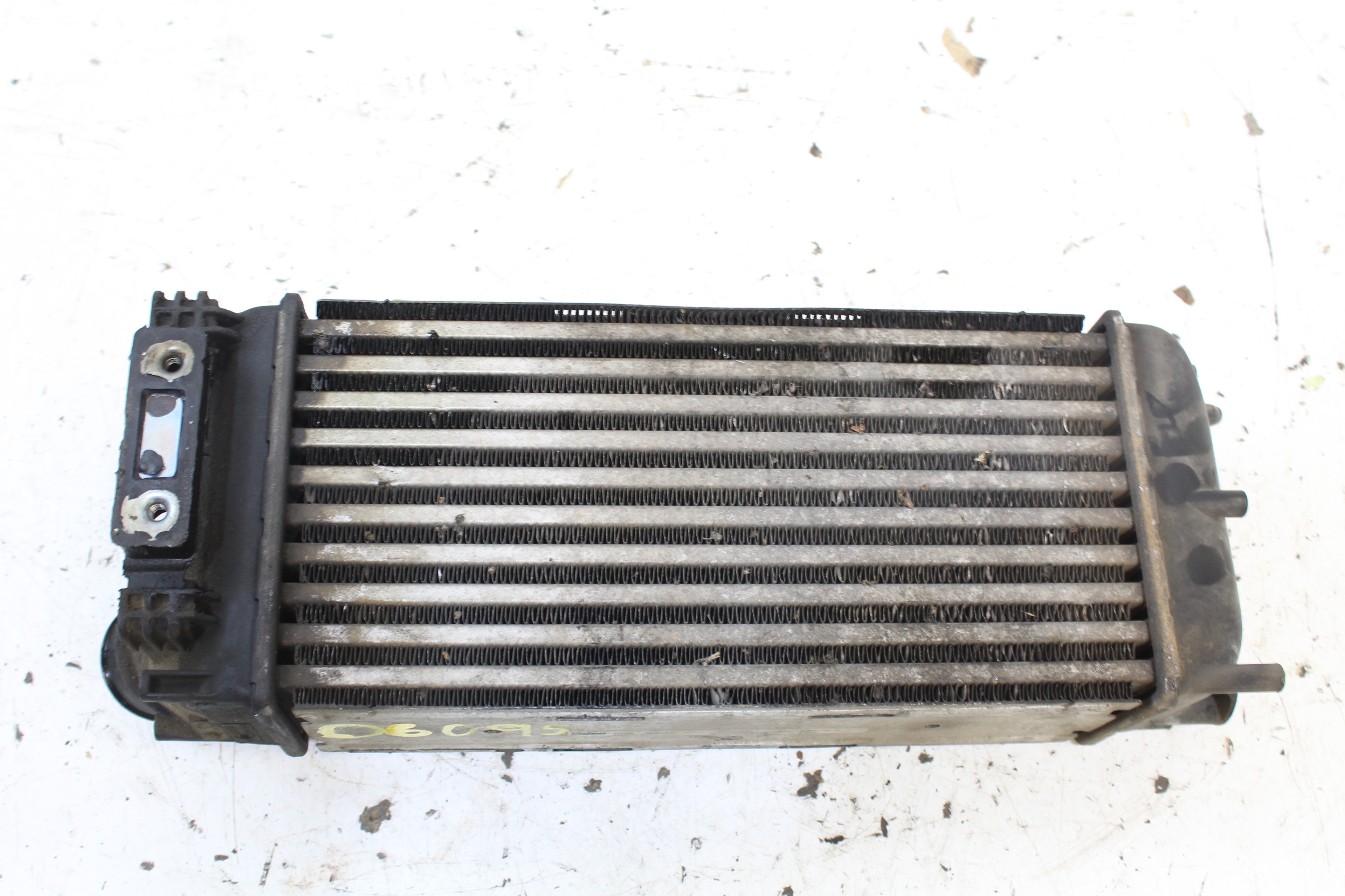 CITROËN C4 1 generation (2004-2011) Intercooler Radiator 992507M 23889271