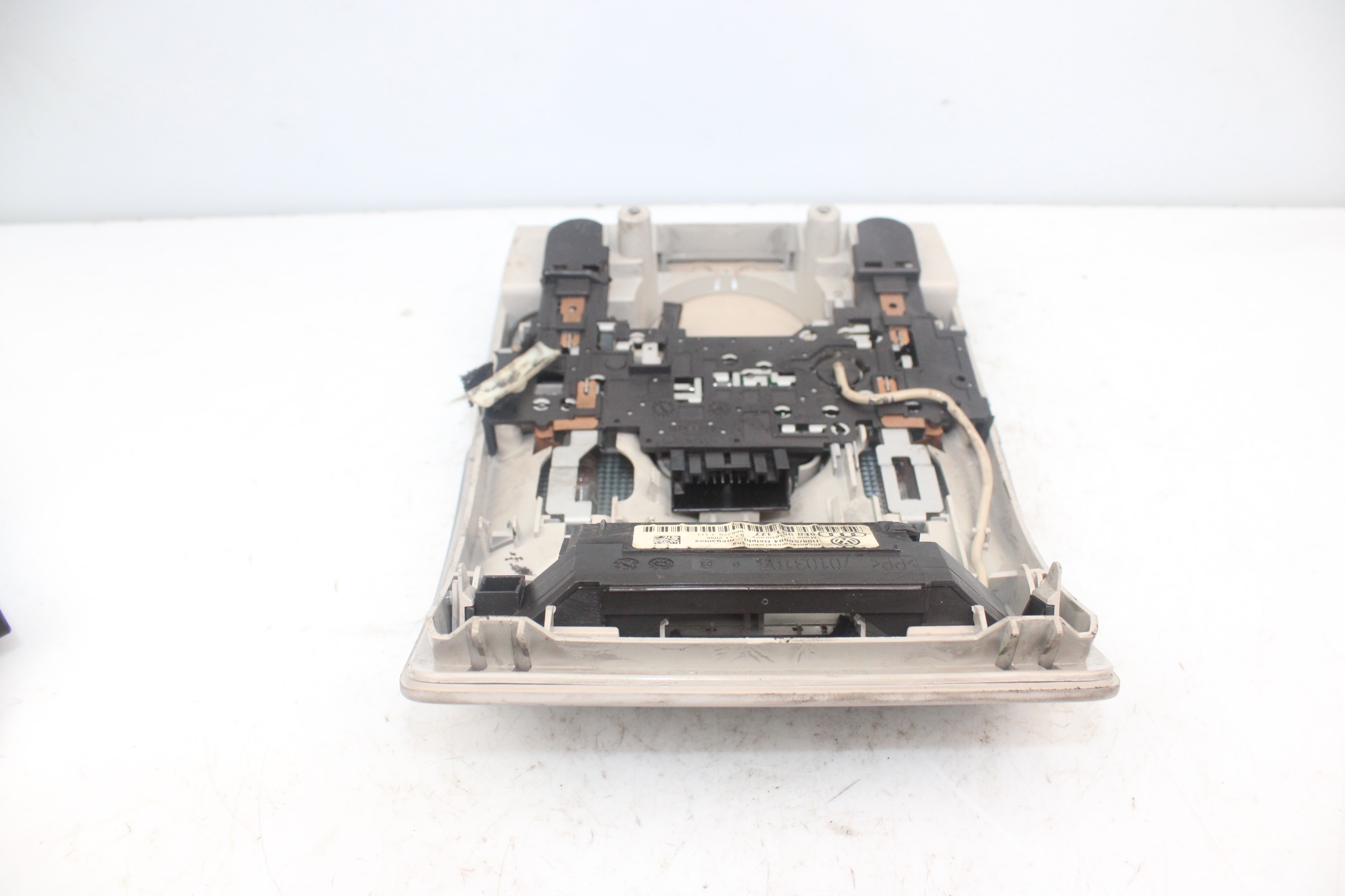 AUDI A4 B7/8E (2004-2008) Other Interior Parts 8E0951177 23795879