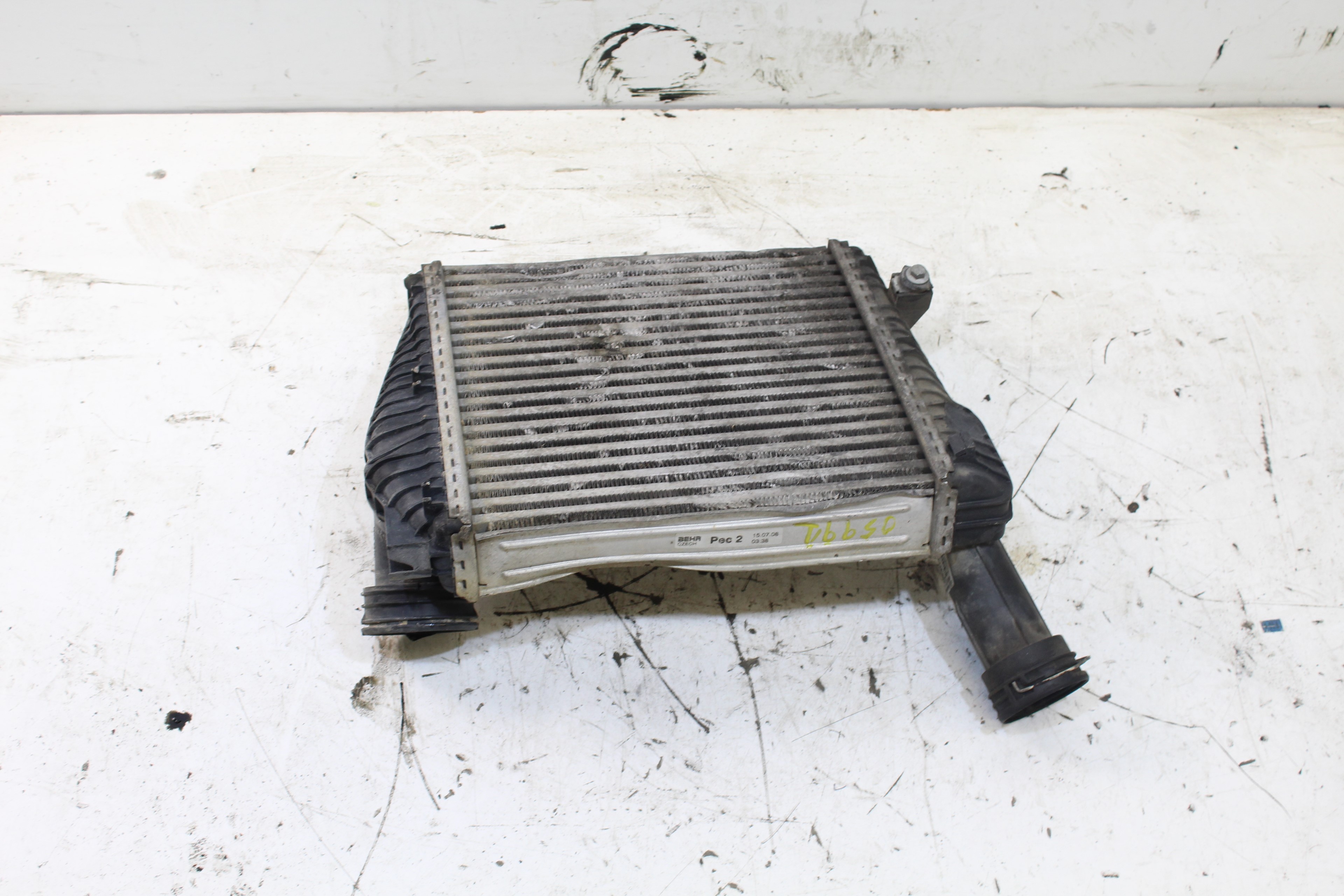 VOLKSWAGEN Touareg 1 generation (2002-2010) Intercooler Kylare 7L6145804 25181153