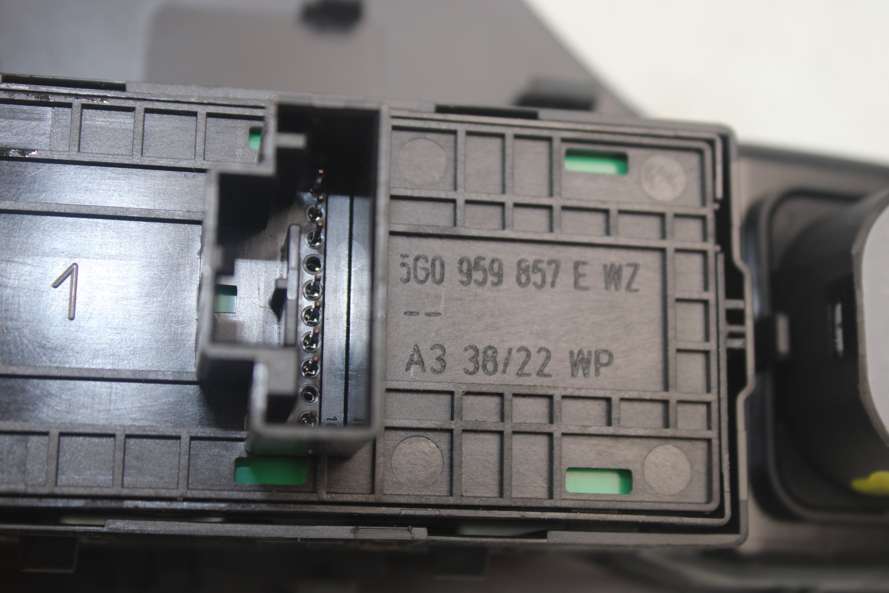 SEAT Alhambra 2 generation (2010-2021) Front Left Door Window Switch 5G0959857E 25190442