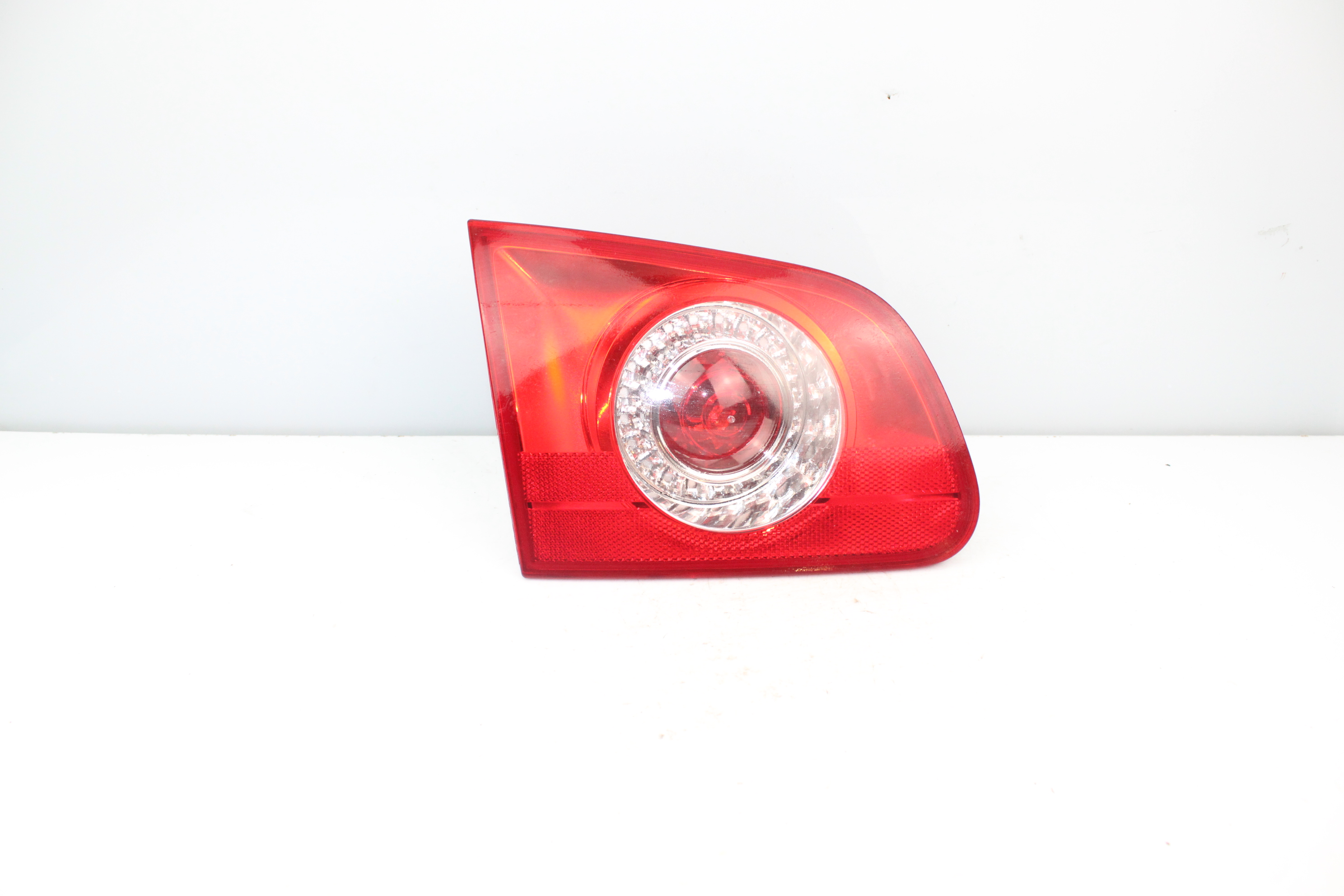 VOLKSWAGEN Passat Variant 1 generation (2010-2024) Rear Left Taillight 3C9945093 25177878