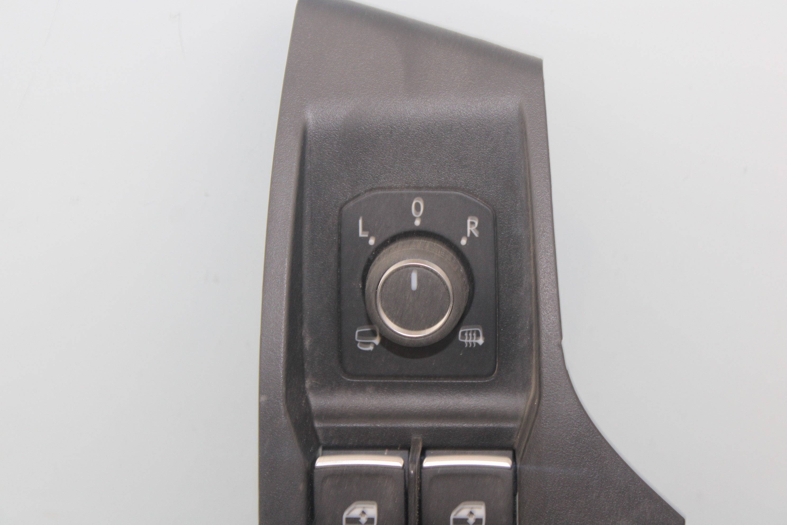 SEAT Alhambra 2 generation (2010-2021) Front Left Door Window Switch 5G0959857E 25190442