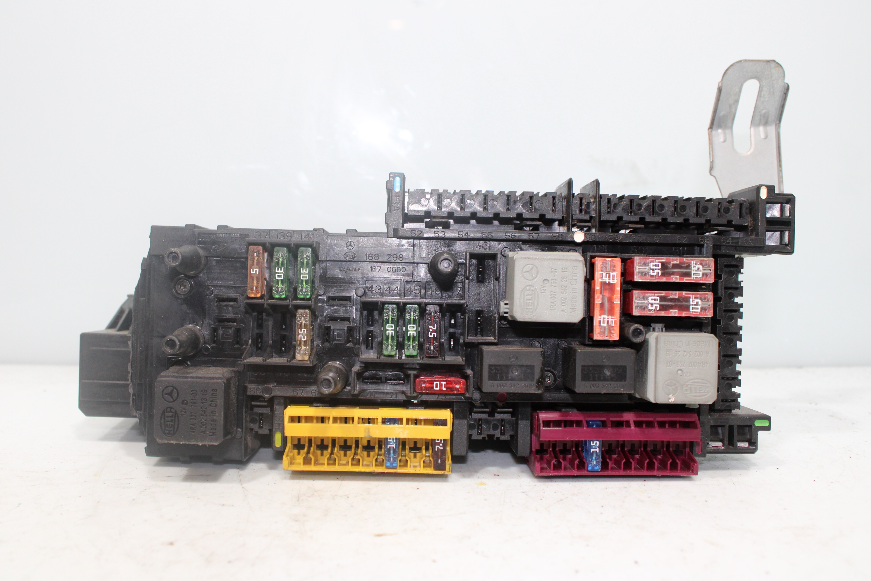 MERCEDES-BENZ C-Class W204/S204/C204 (2004-2015) Fuse Box 5DK00922514 25160486