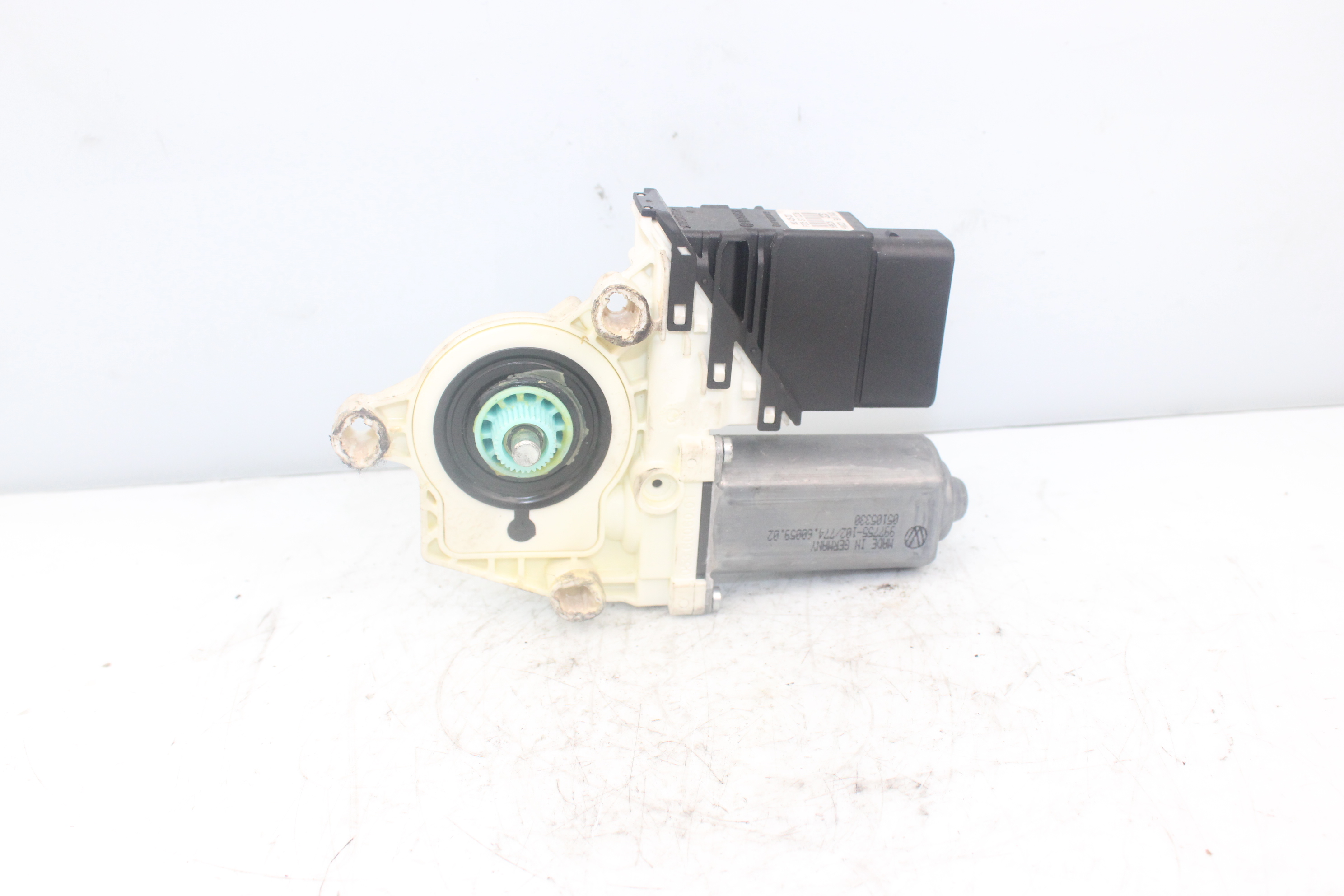 VOLKSWAGEN Golf 5 generation (2003-2009) Motor de control geam ușă  dreapta spate 1K0959704F 25181634