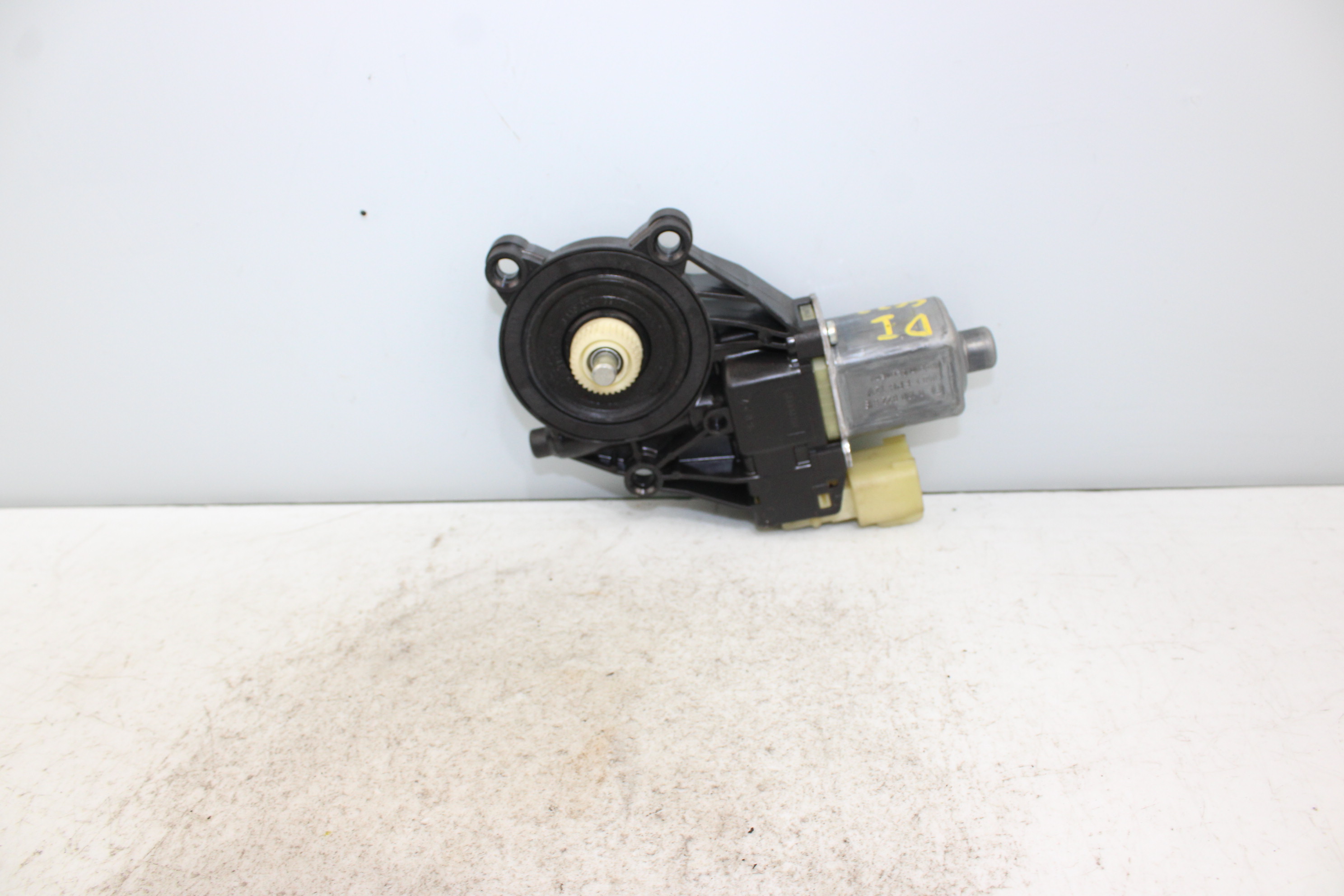 FORD Fiesta 5 generation (2001-2010) Vänster framdörr Fönsterregulatormotor 8A6114A389B 25267393