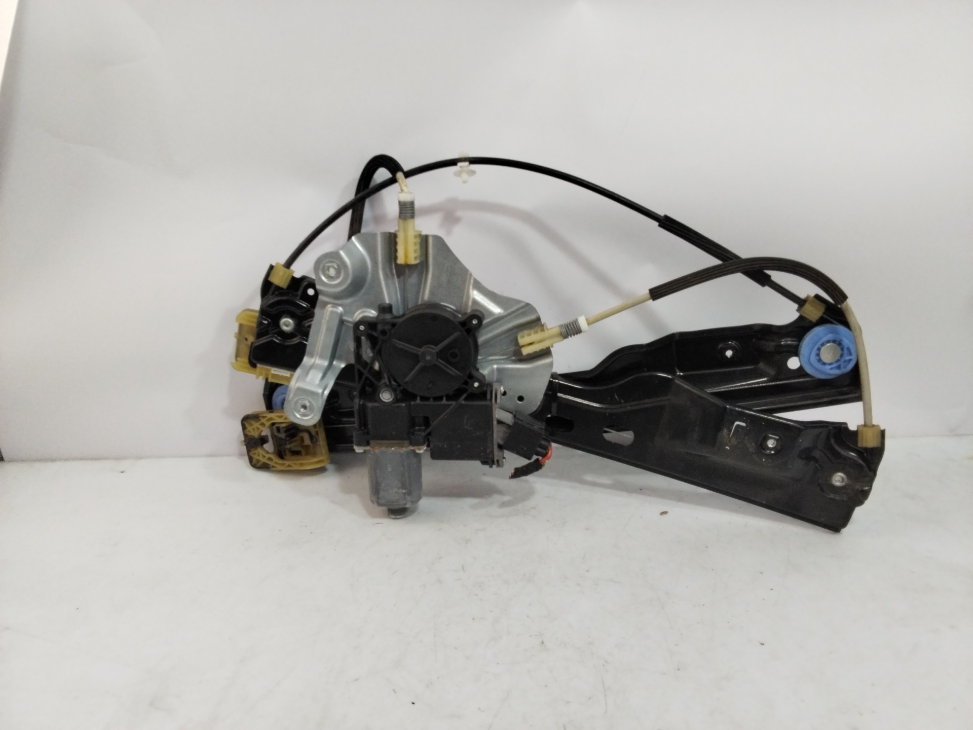 Elevalunas delantero derecho A17DTR 915368103 de Opel Astra 2009-2011 - pieza usada