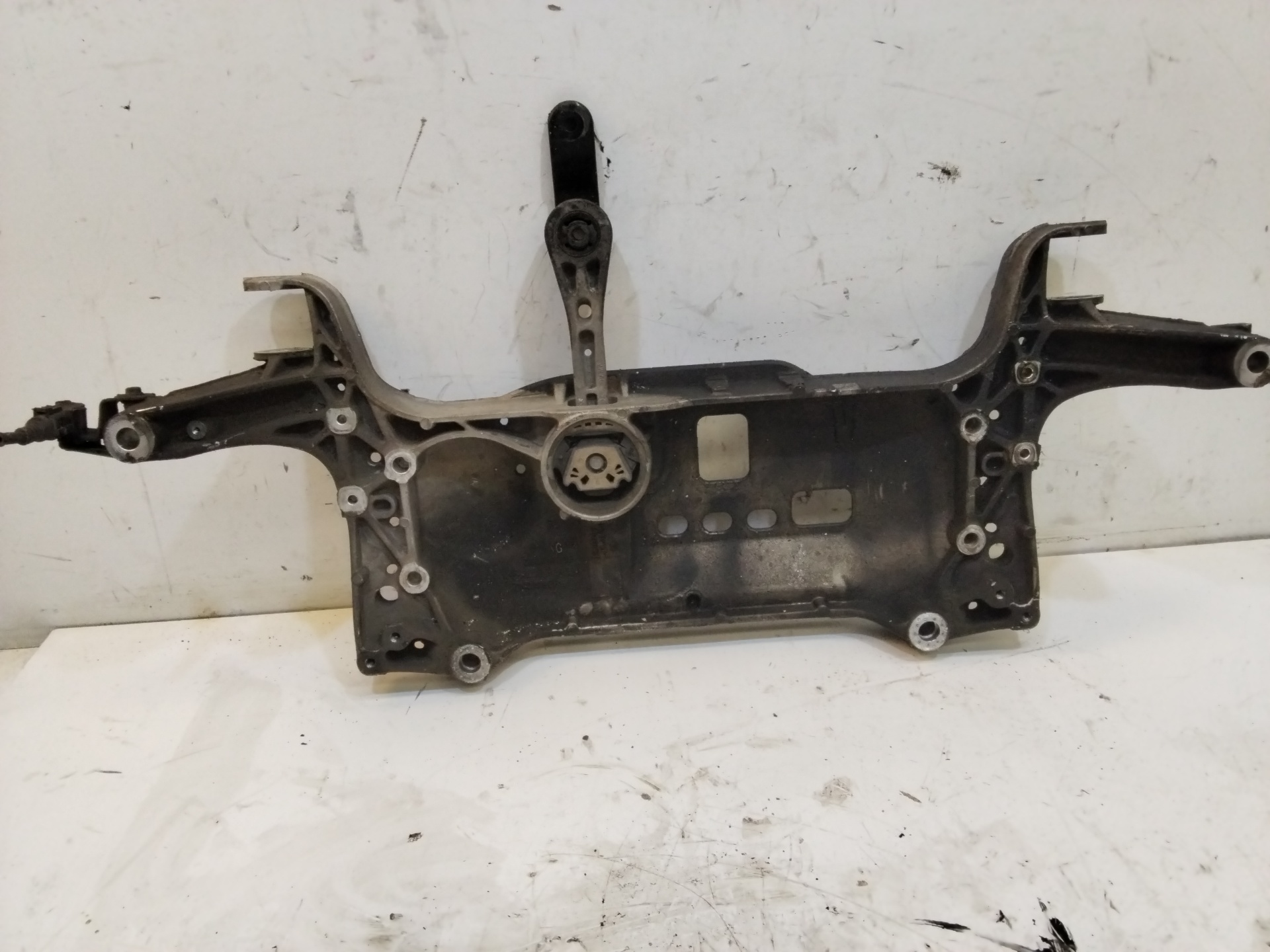 SEAT Alhambra 2 generation (2010-2021) Front Suspension Subframe 7N0199369A 25196093