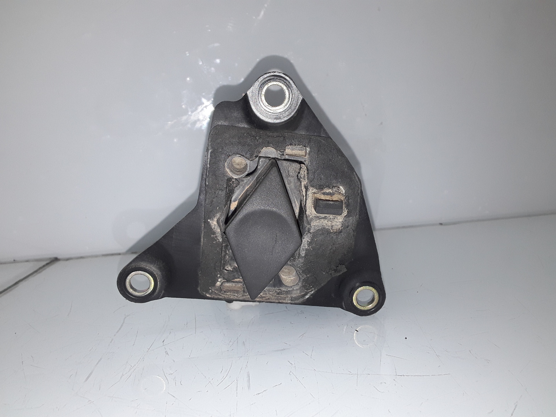 RENAULT Clio 2 generation (1998-2013) Aizmugurējā bagāžnieka slēdzene 8200060917 19262798