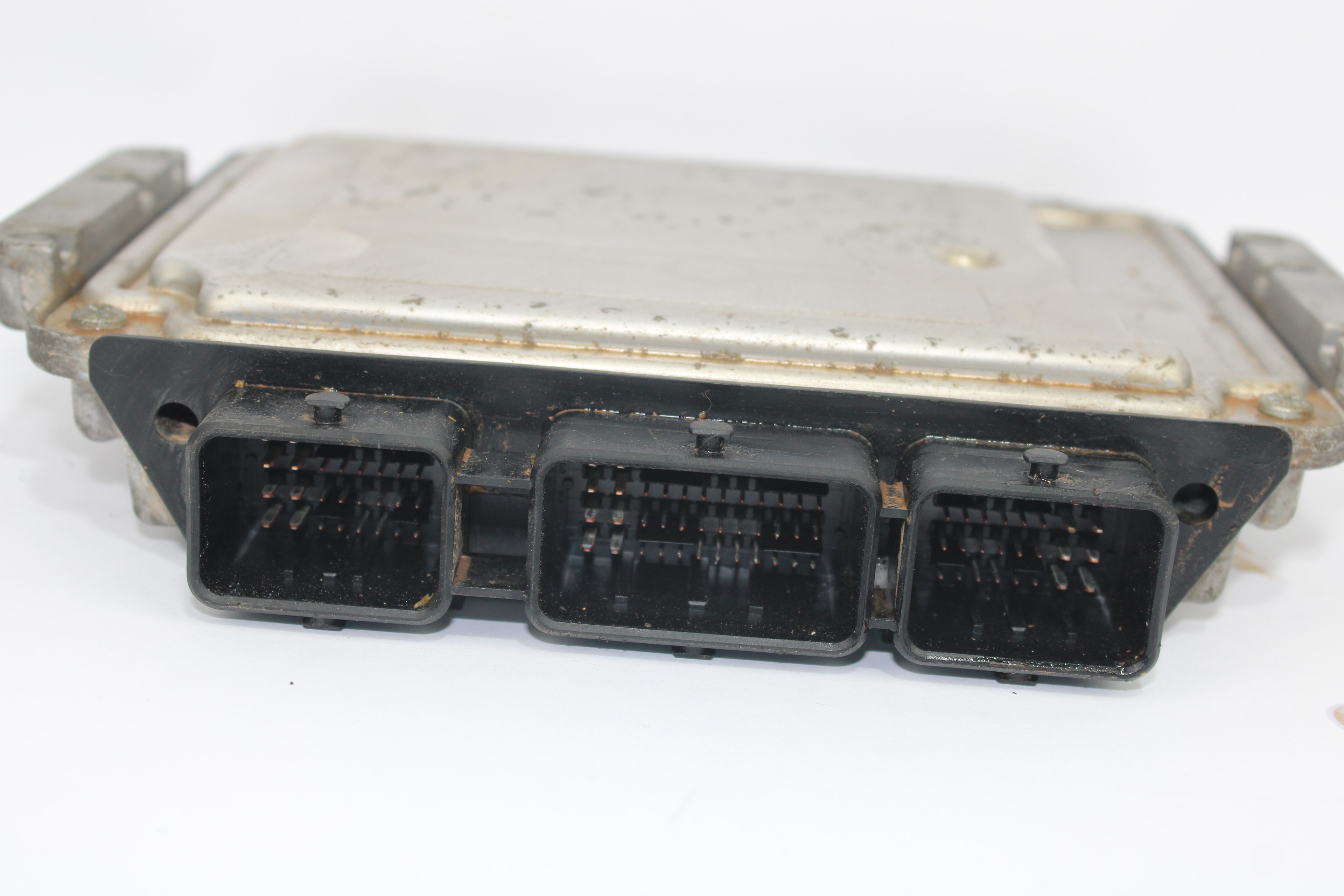 Switchboard engine uce 0281012624 de Citroen C5 2004-2008 - pieza usada