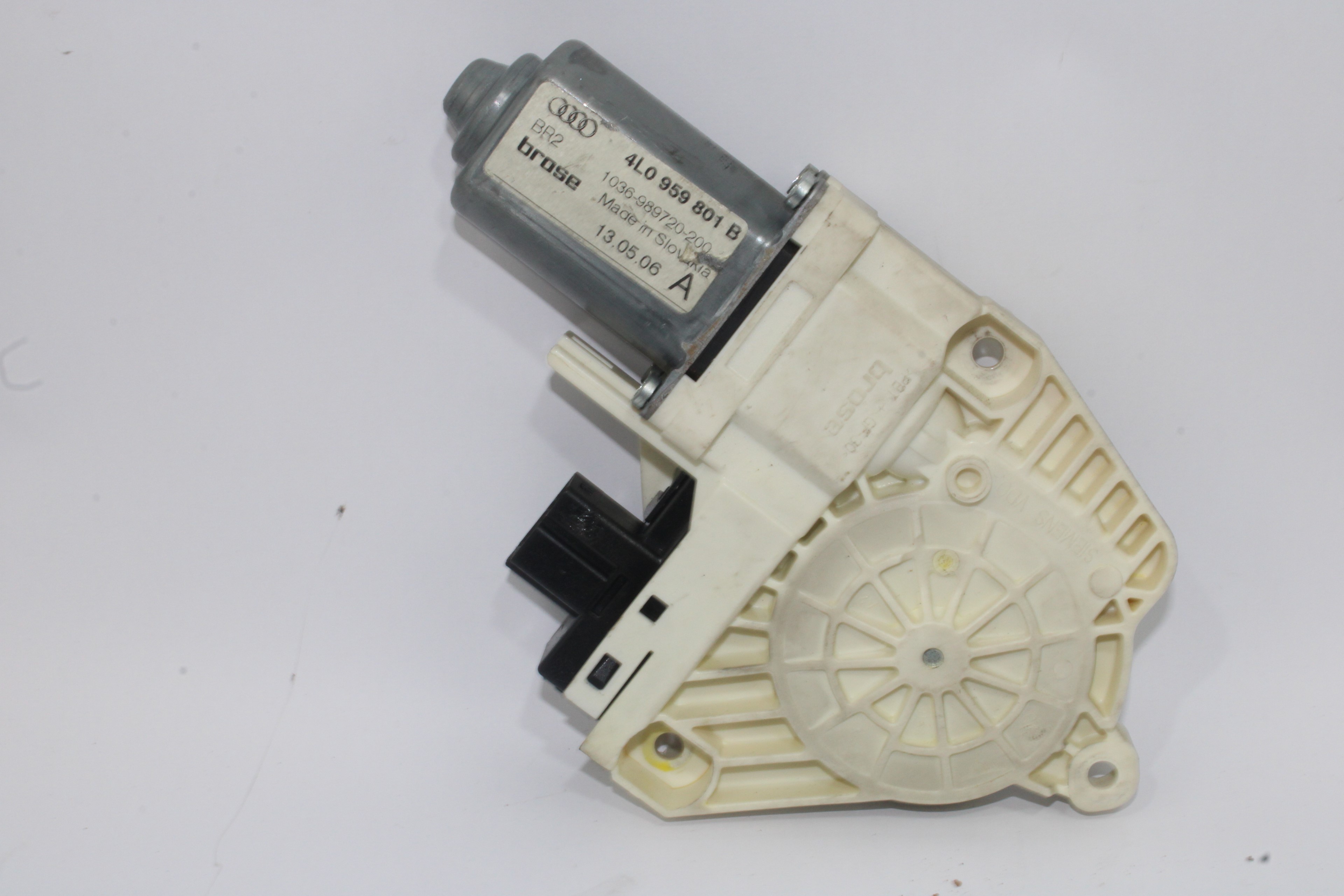 AUDI Q7 4L (2005-2015) Front Left Door Window Regulator Motor 4L0959801B 19353505