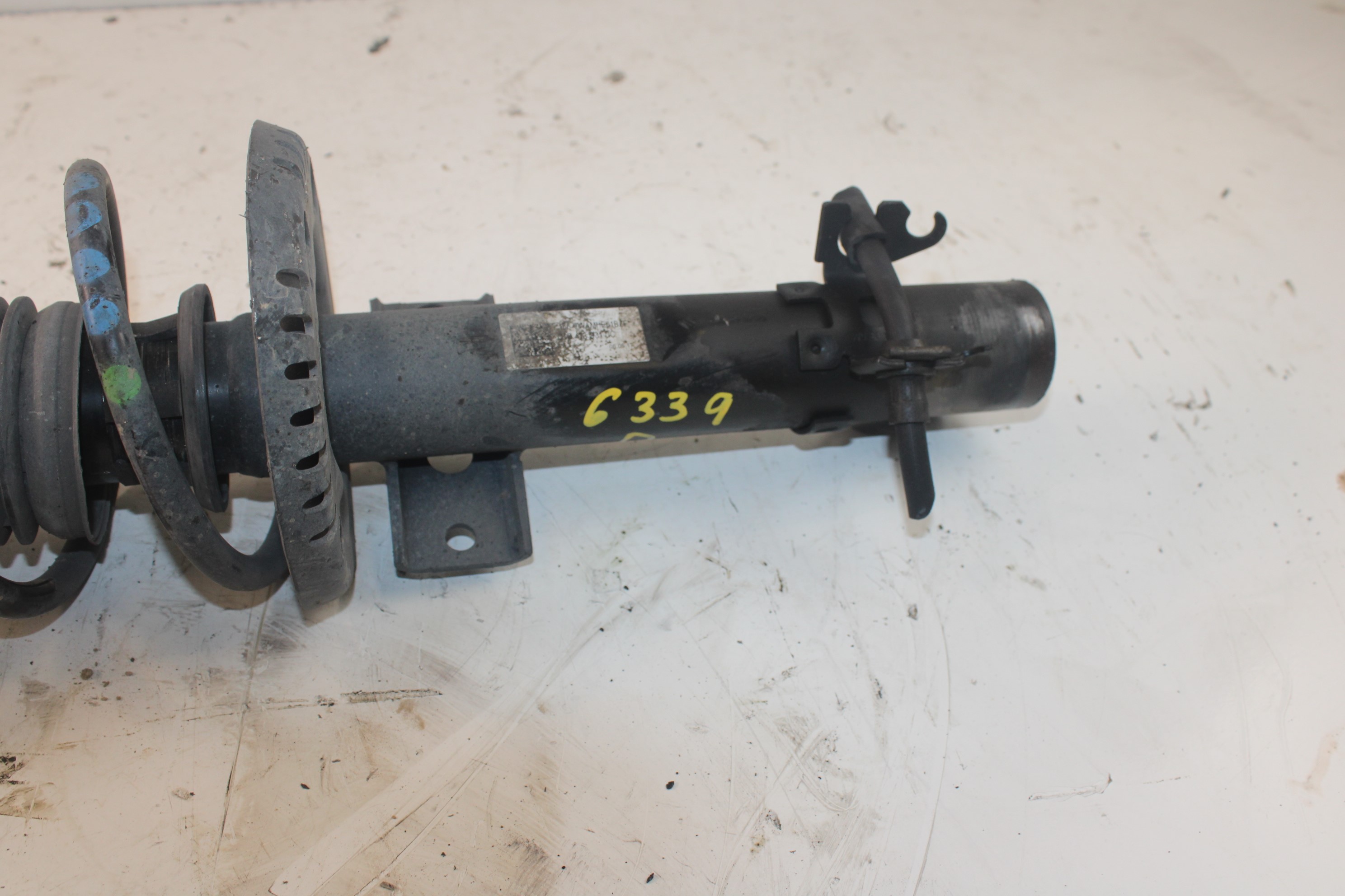 AUDI A1 8X (2010-2020) Front Right Shock Absorber NOTIENEREFERENCIA 25188705