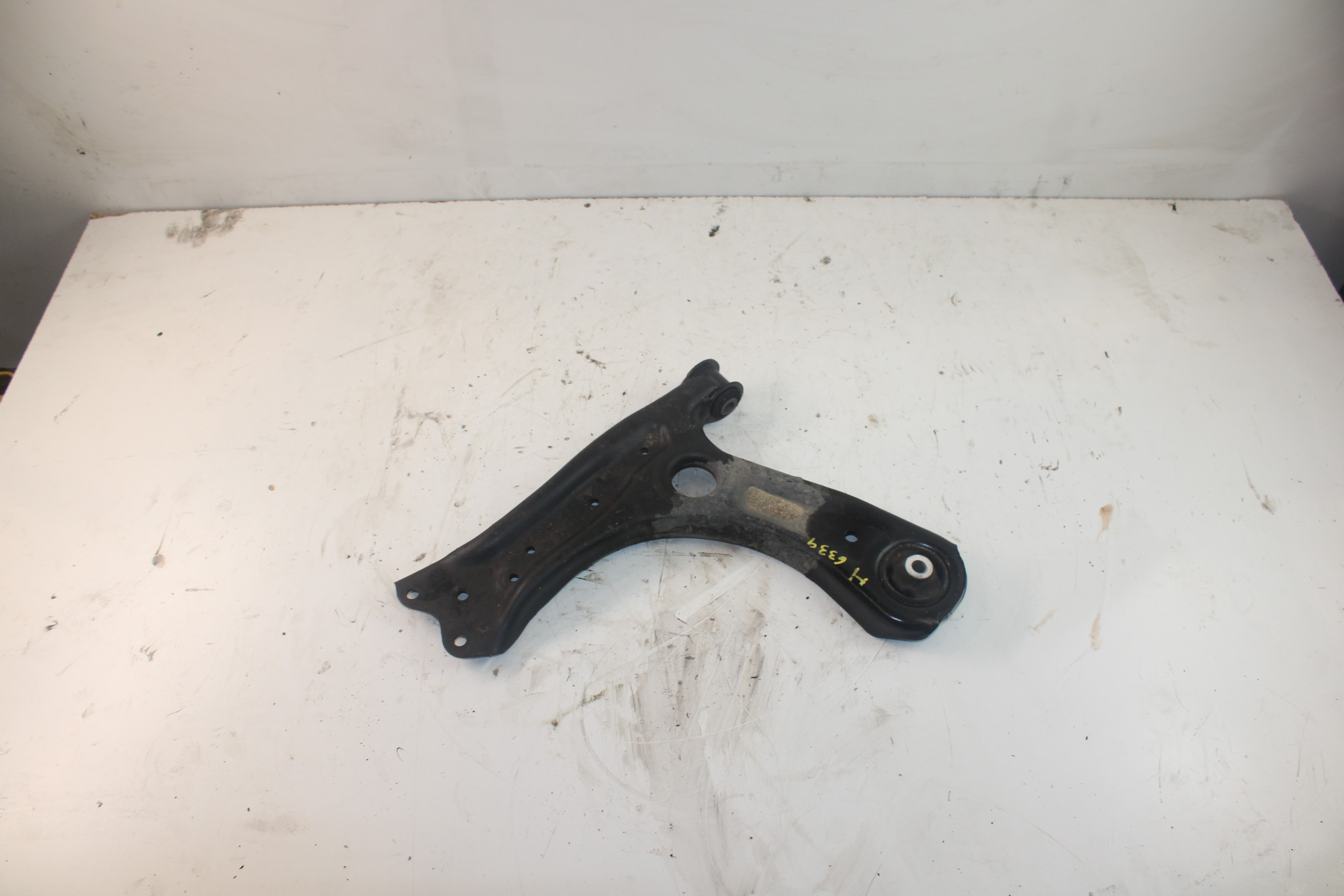 AUDI A1 8X (2010-2020) Fremre venstre arm NORTIENENREFERENCIA 25188722