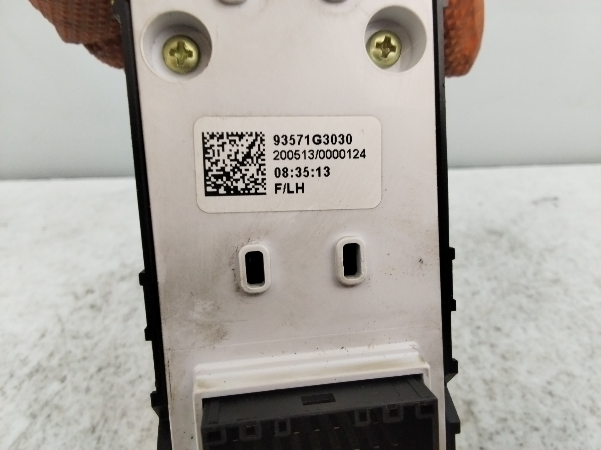 HYUNDAI i30 GD (2 generation) (2012-2017) Priekinių kairių durų langų pakėlimo mygtukai 93571G3030 25332664