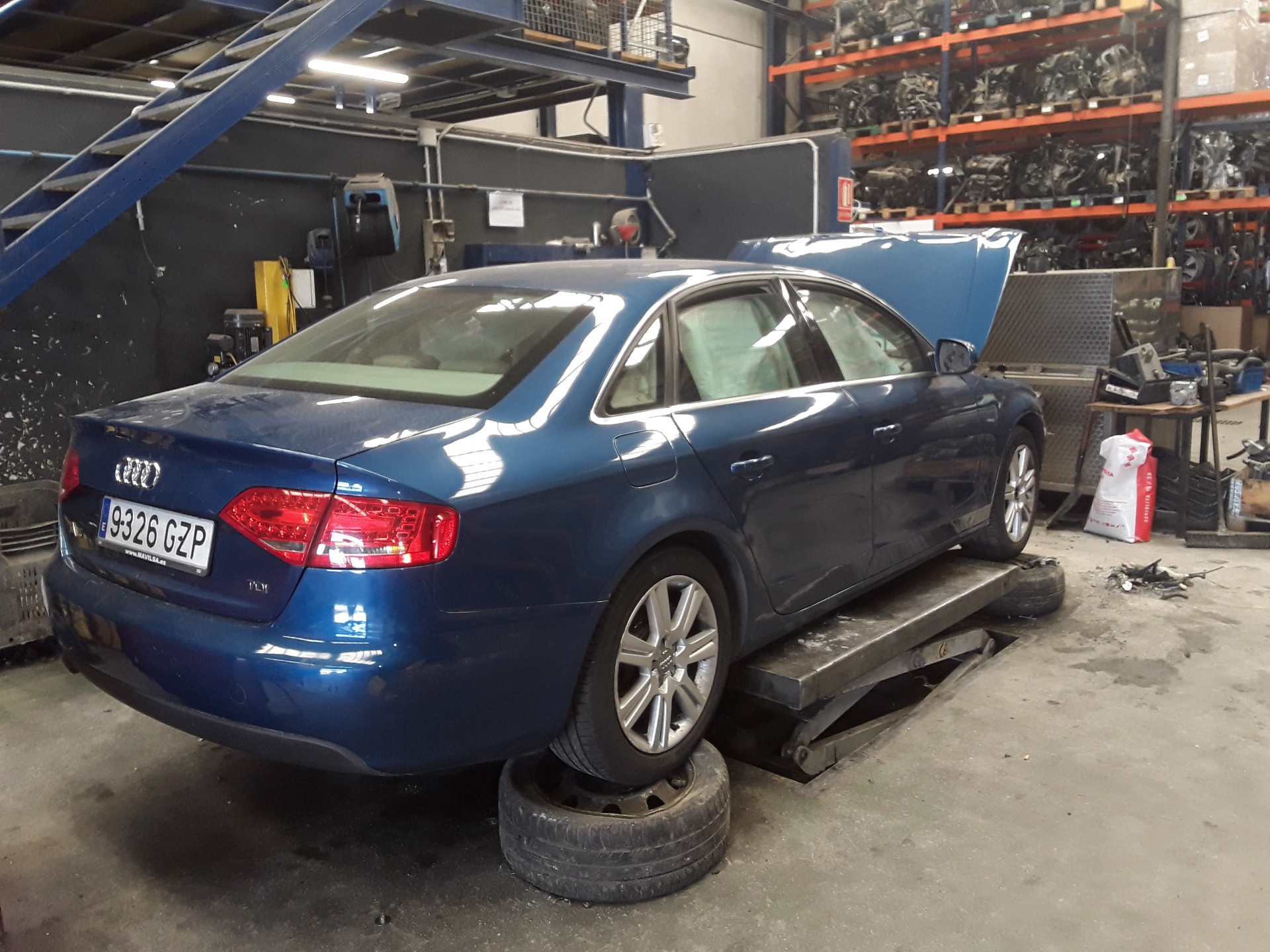 AUDI A4 B8/8K (2011-2016) Ilmastonhallintayksikkö 8T1820043 25101715