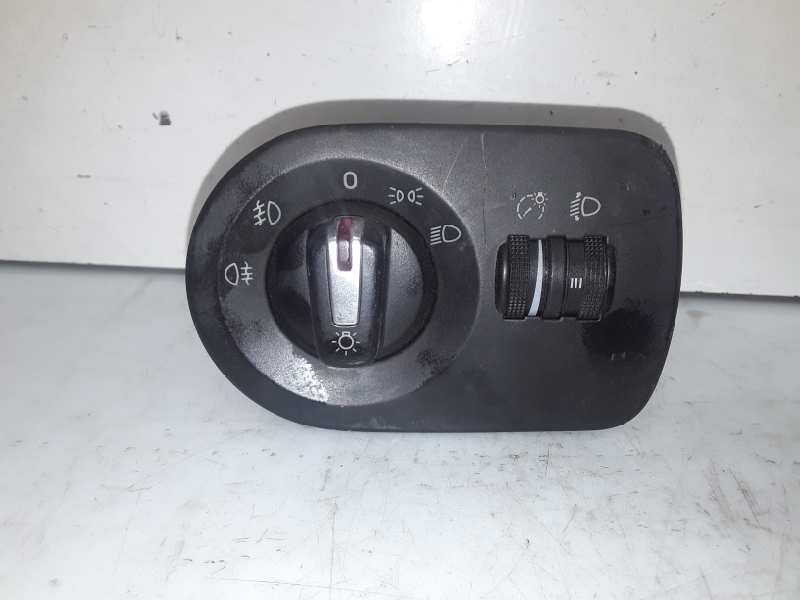 SEAT Leon 2 generation (2005-2012) Переключатель света 5P0919094A 19145006