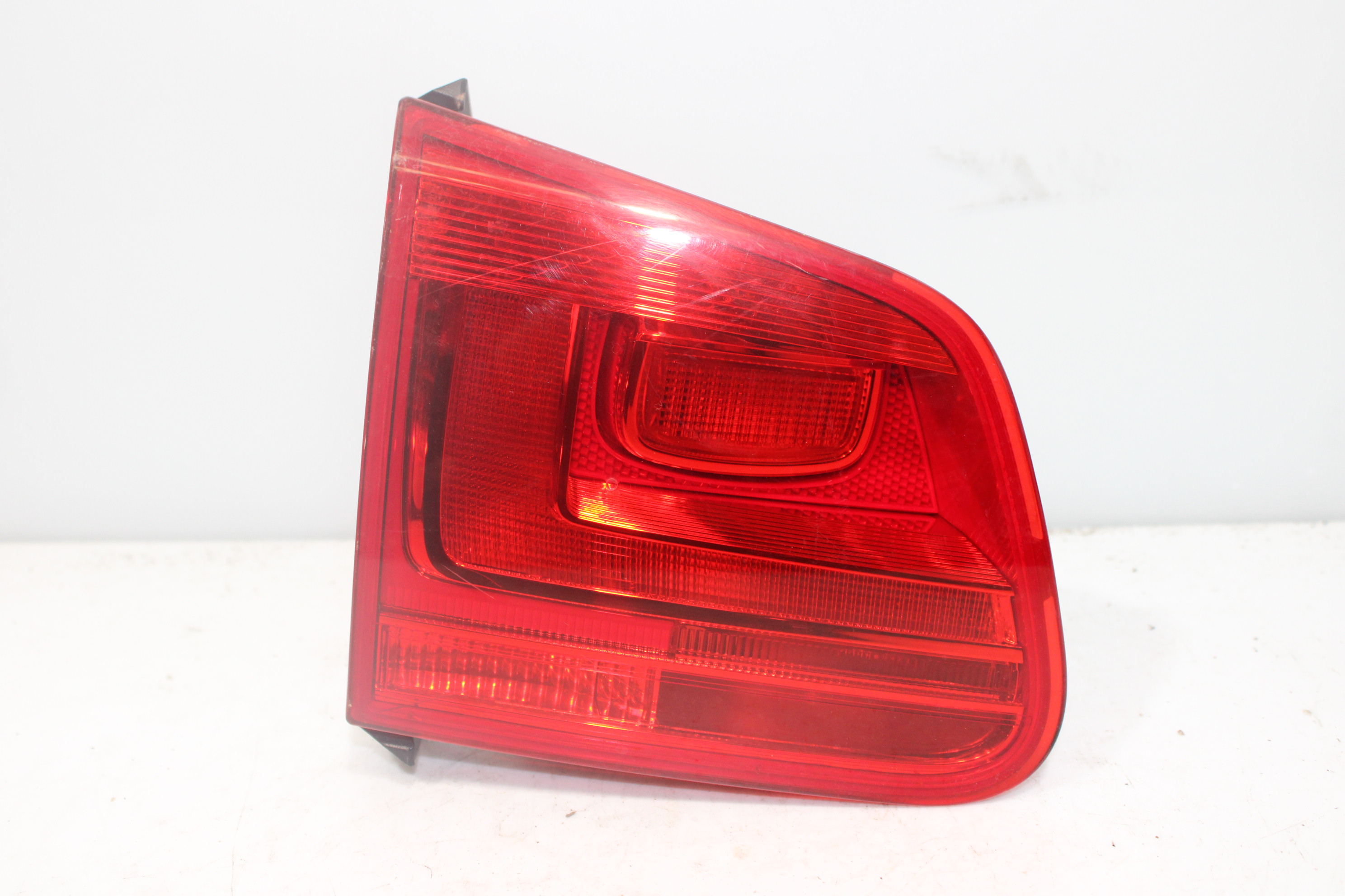 VOLKSWAGEN Tiguan 1 generation (2007-2017) Far stânga spate 178957L 24065292