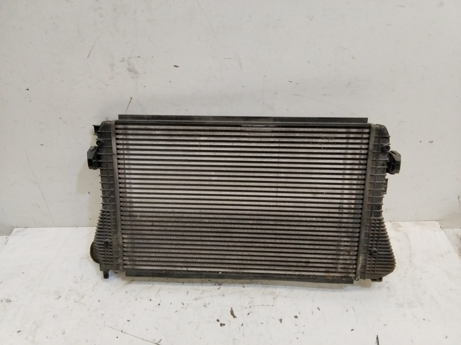 VOLKSWAGEN Touran 1 generation (2003-2015) Radiateur de refroidisseur intermédiaire NOREF 25191460