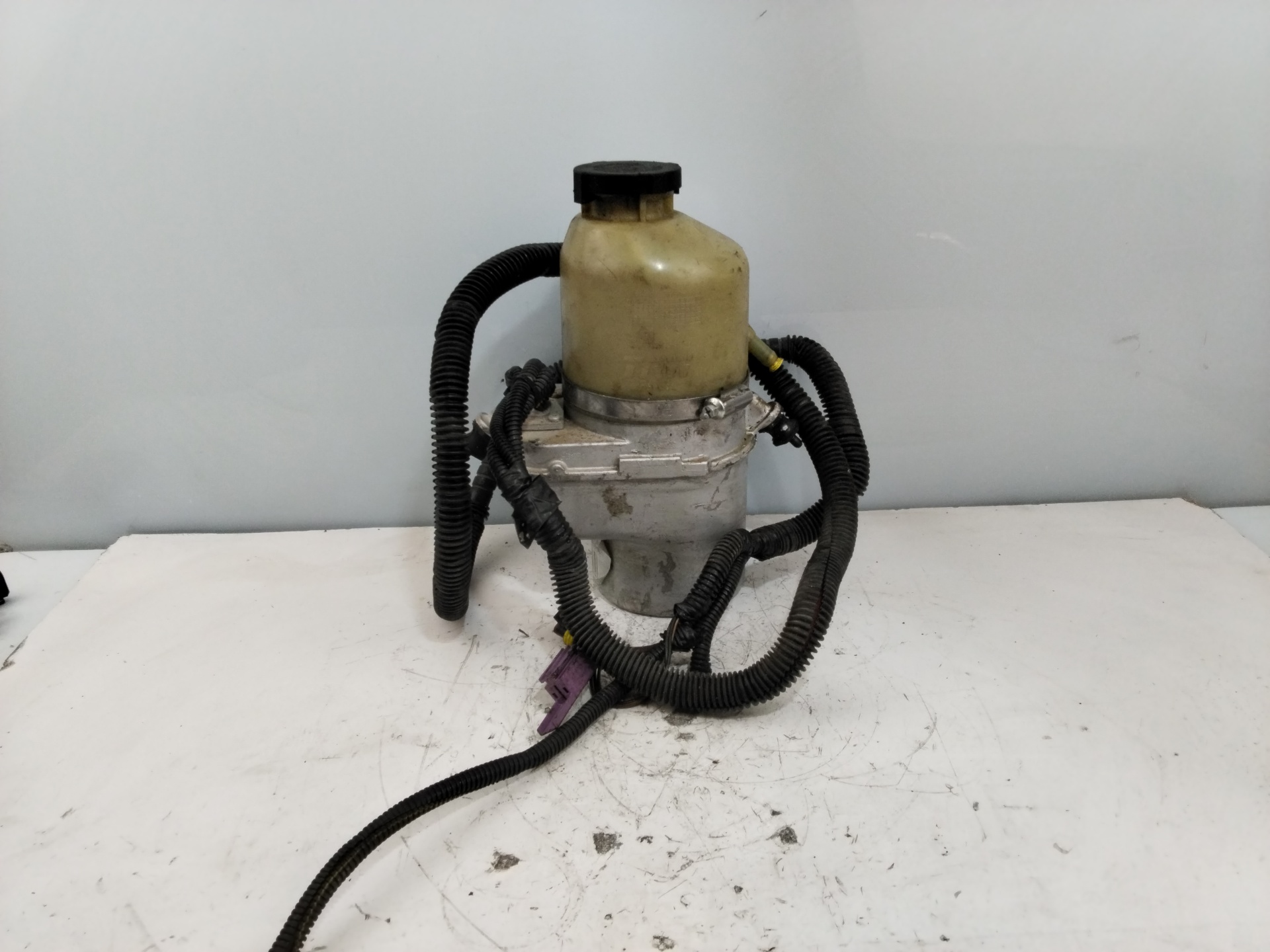 MAZDA 323 BA (1994-2000) Power Steering Pump 1040085003094 25367834