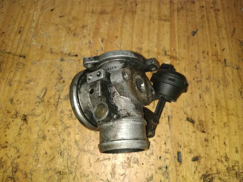 VOLKSWAGEN Passat B5 (1996-2005) EGR Valve 038129637B 18943278