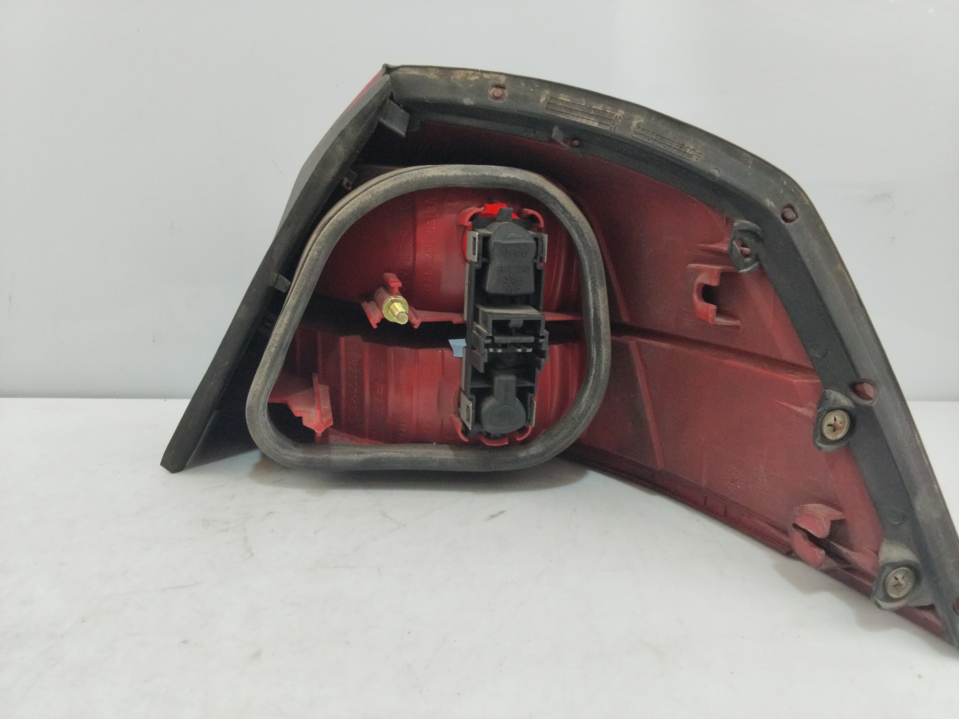 Pisca tras esquerdo G9T702,G9T600,G9T700,G9T606,G9T607 8200014359 de Renault Vel satis (bj0_) 2002-0 - pieza usada
