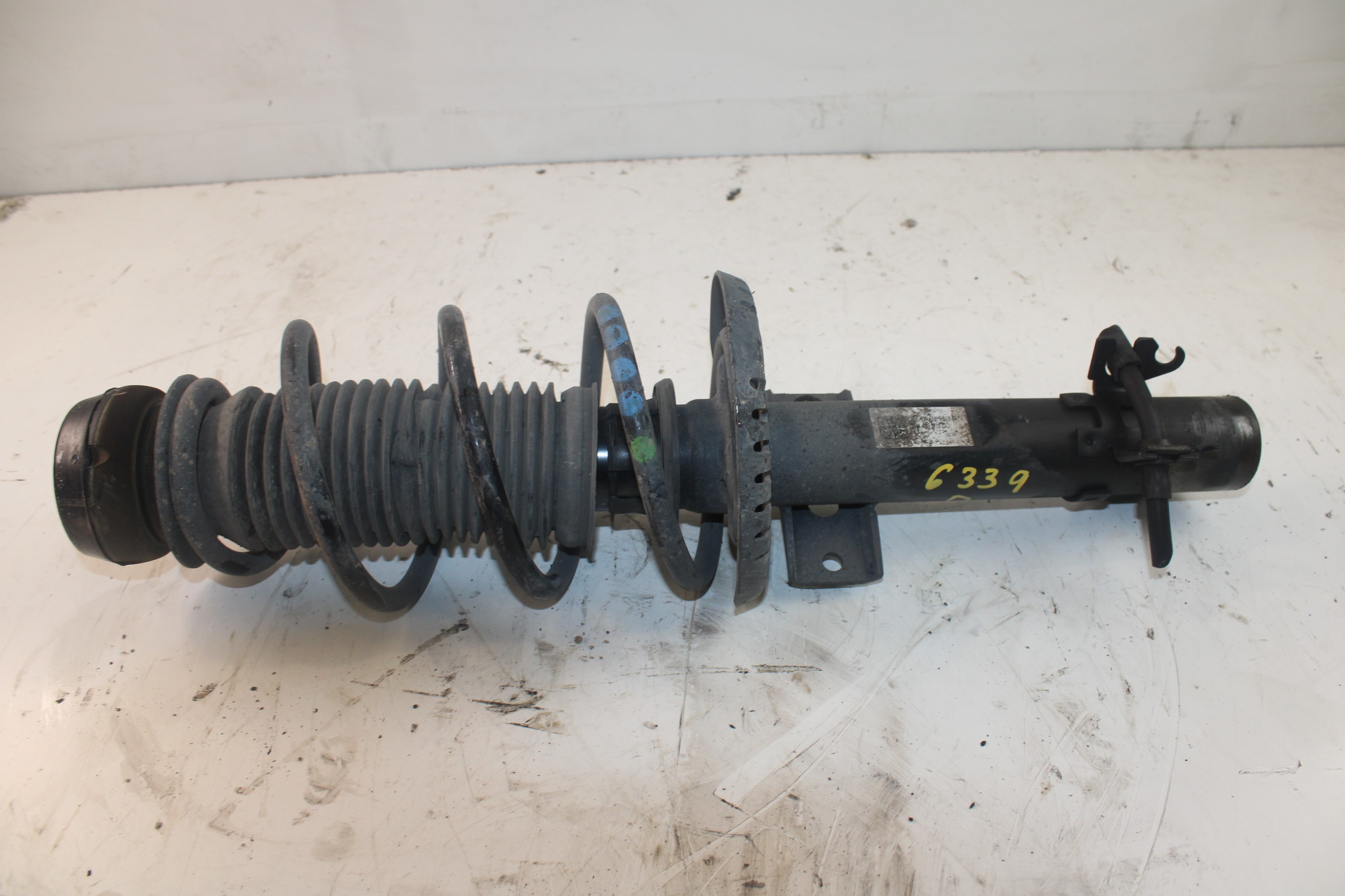 AUDI A1 8X (2010-2020) Front Right Shock Absorber NOTIENEREFERENCIA 25188705