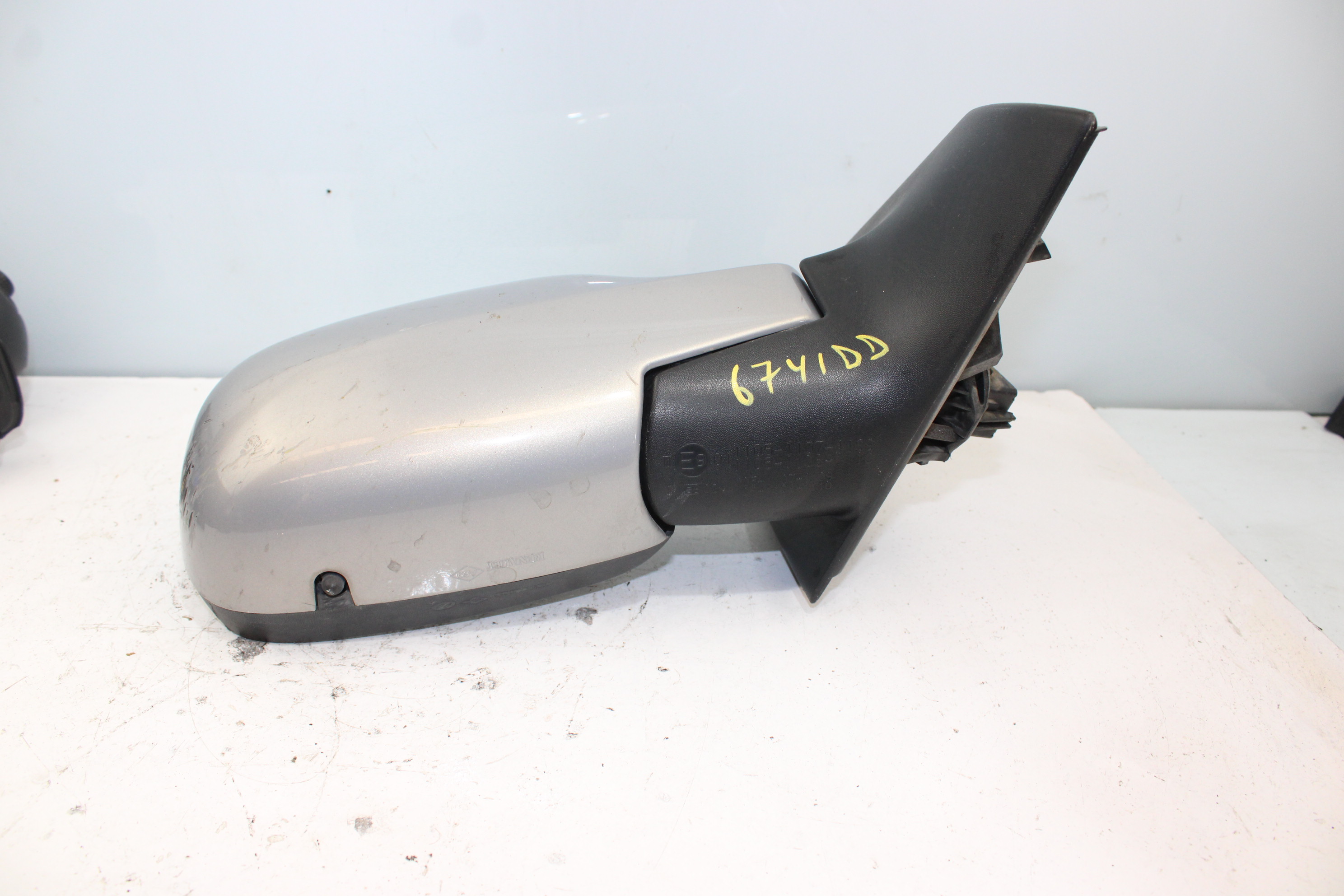 RENAULT Left Side Wing Mirror E9011105 25371480