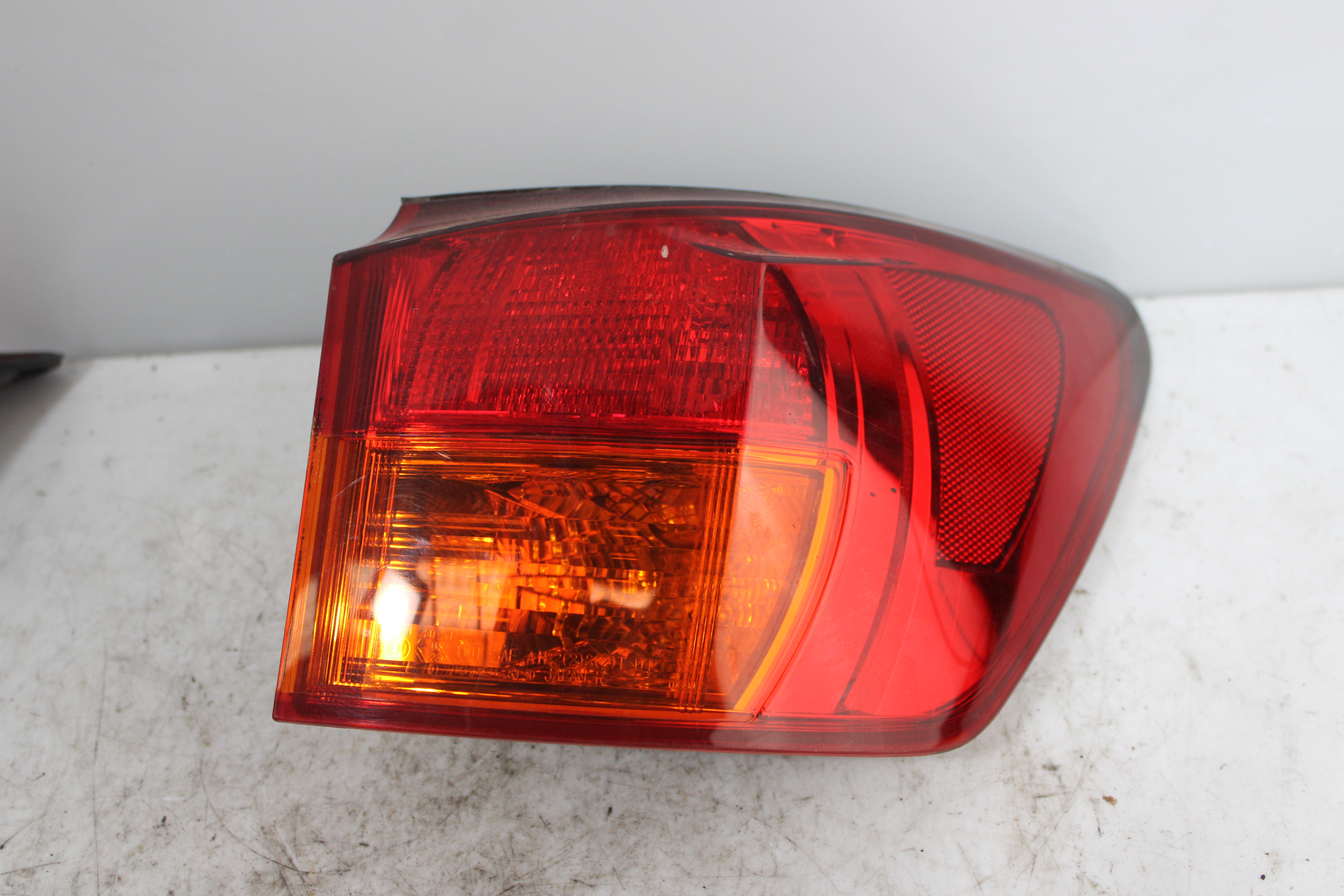 LEXUS IS XE20 (2005-2013) Rear Right Taillight Lamp E111183 25188829