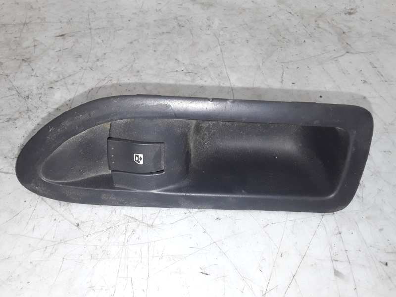 RENAULT Laguna 2 generation (2001-2007) Кнопка стеклоподъемника задней правой двери 8200317493 19178109