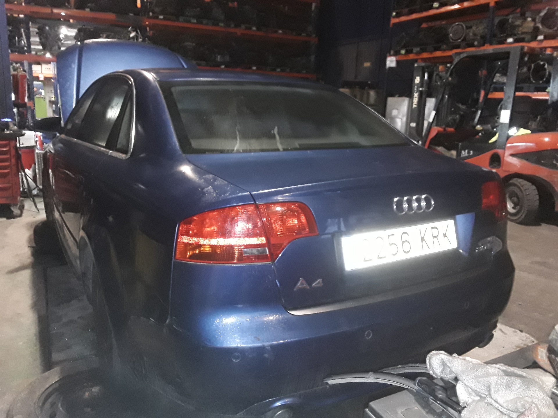 AUDI A4 B7/8E (2004-2008) Välijäähdyttimen jäähdytin 8E0145805AA 24058602