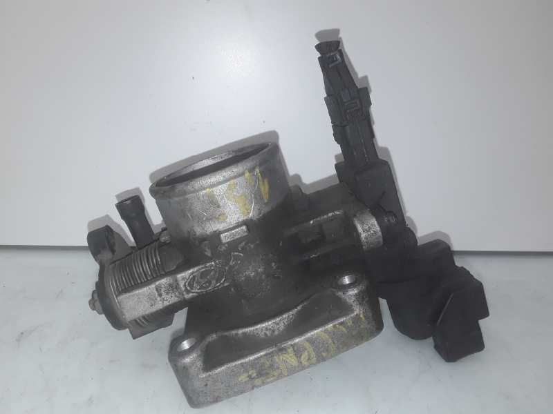 Caja de mariposa 3517022600 de Hyundai Coupe 2002-0 - pieza usada