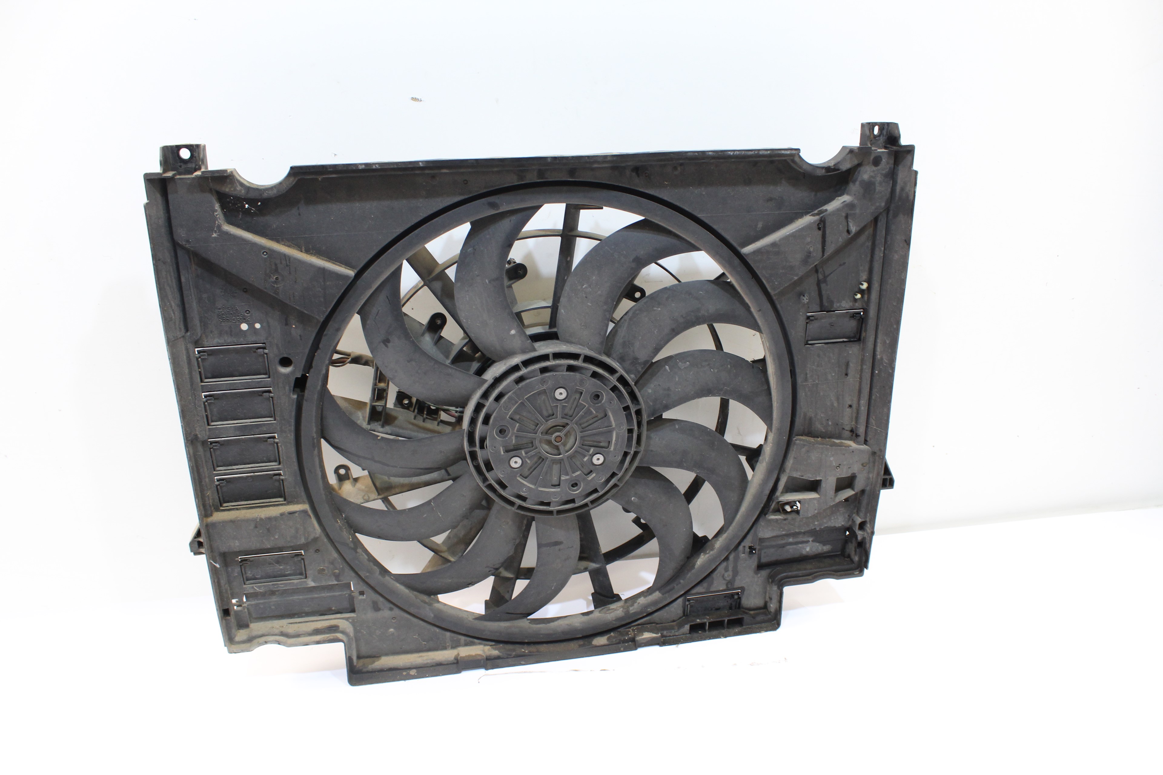 LAND ROVER Range Rover Velar 1 generation (2017-2024) Ventilator difuzor HK838C607CF 25177512