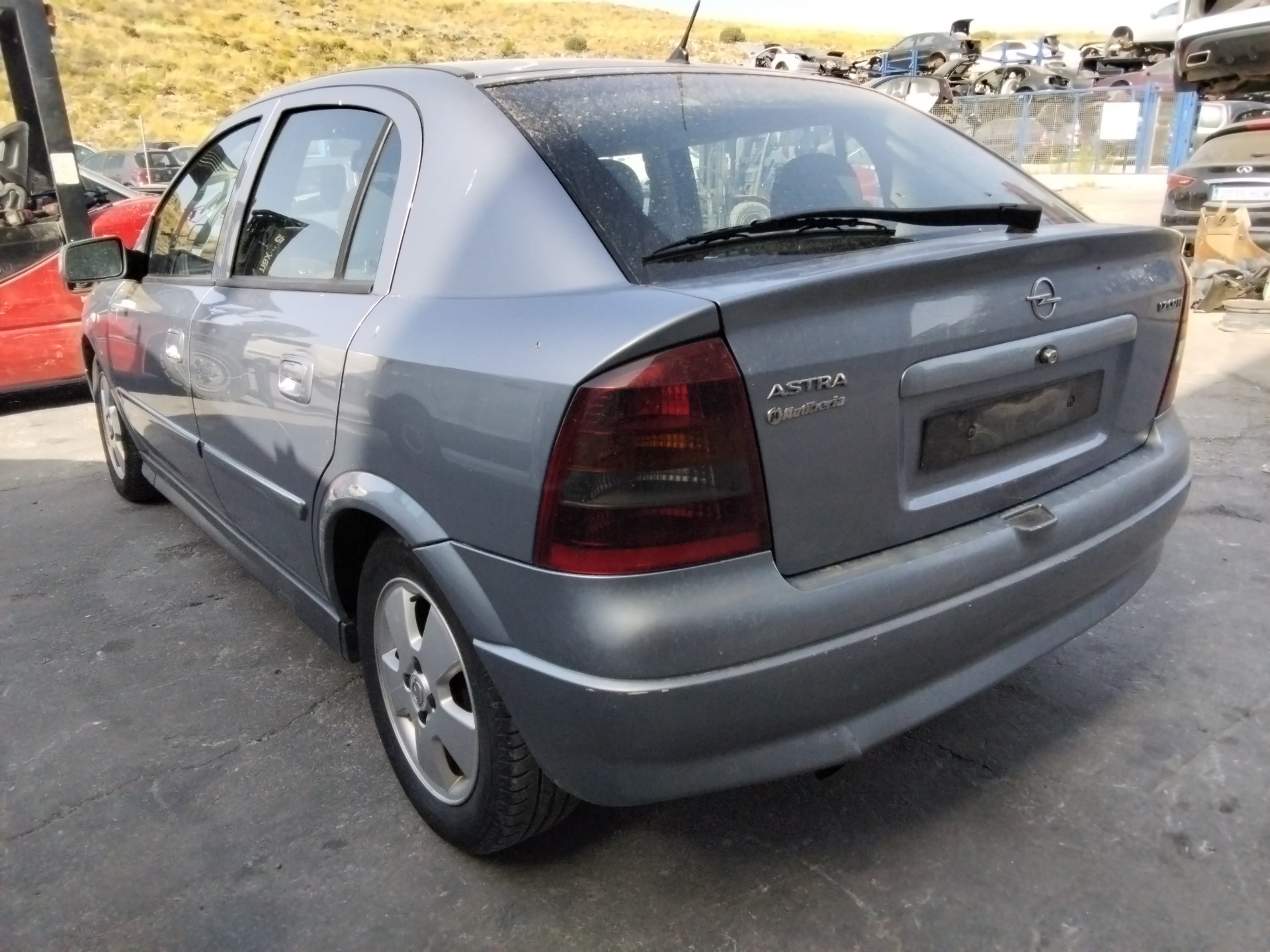 OPEL Astra H (2004-2014) Priekinis dešinys pusašis NOREF 25796441