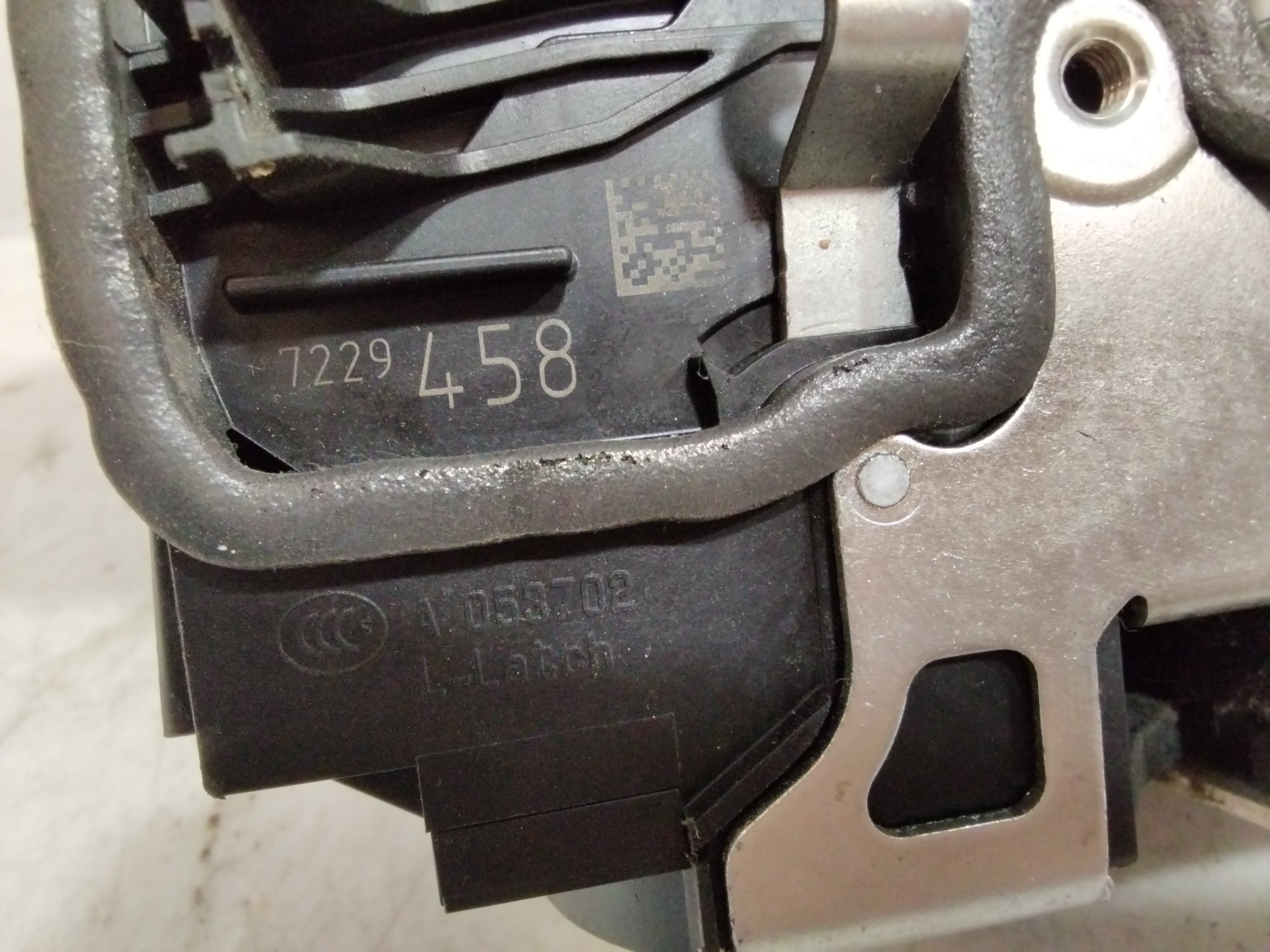 Cerradura puerta delantera derecha N47D20A,N47D20C,D20A,N47DK0 7229458 de Bmw 1 (e81) 2006-2011 - pieza usada