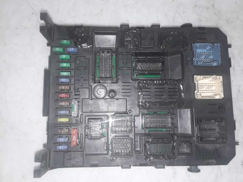 PEUGEOT 807 1 generation (2002-2012) Fuse Box 281164872,9806460480 19075385