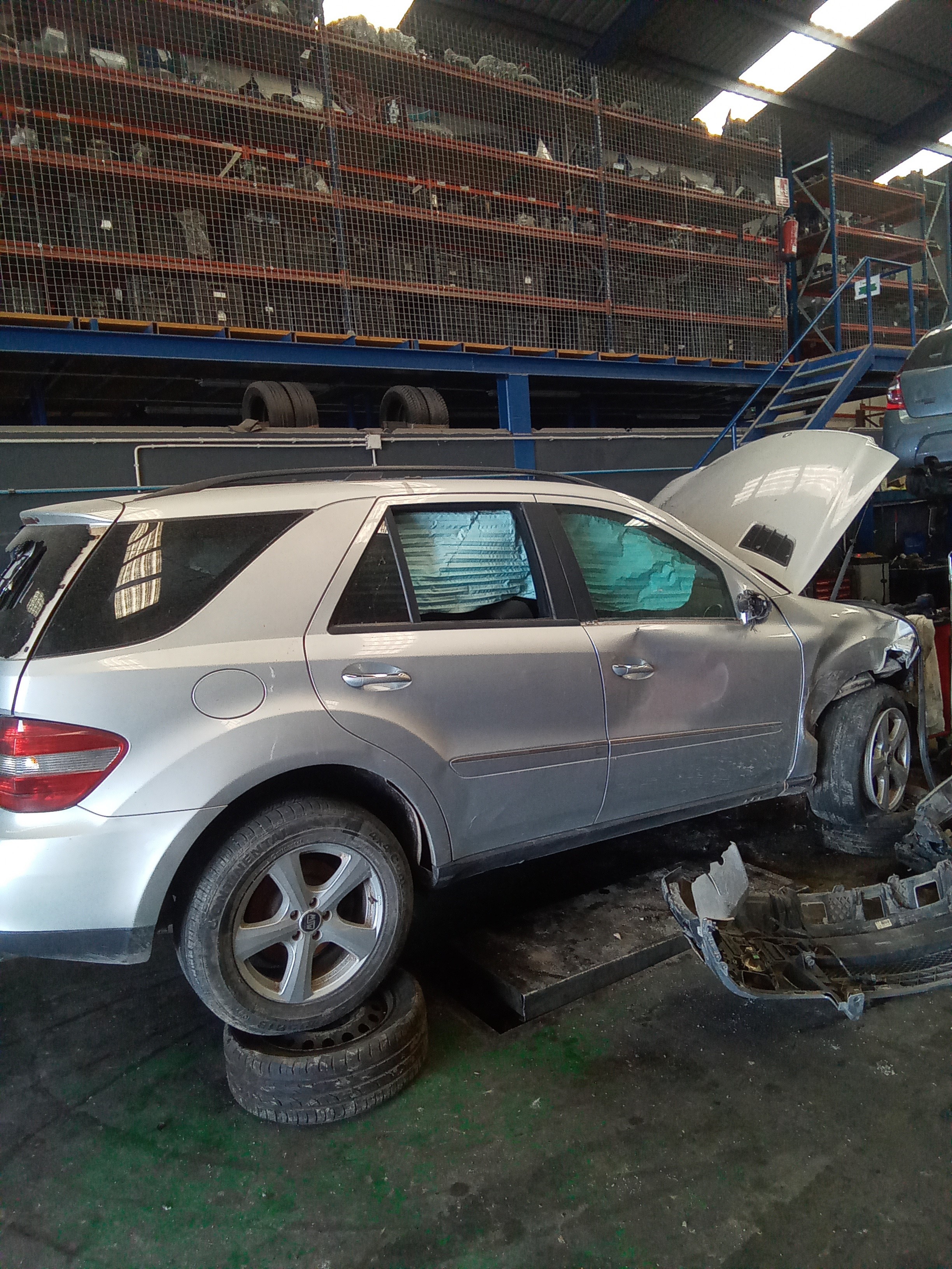 MERCEDES-BENZ M-Class W164 (2005-2011) Левая противотуманка переднего бампера A2518200756 19334049