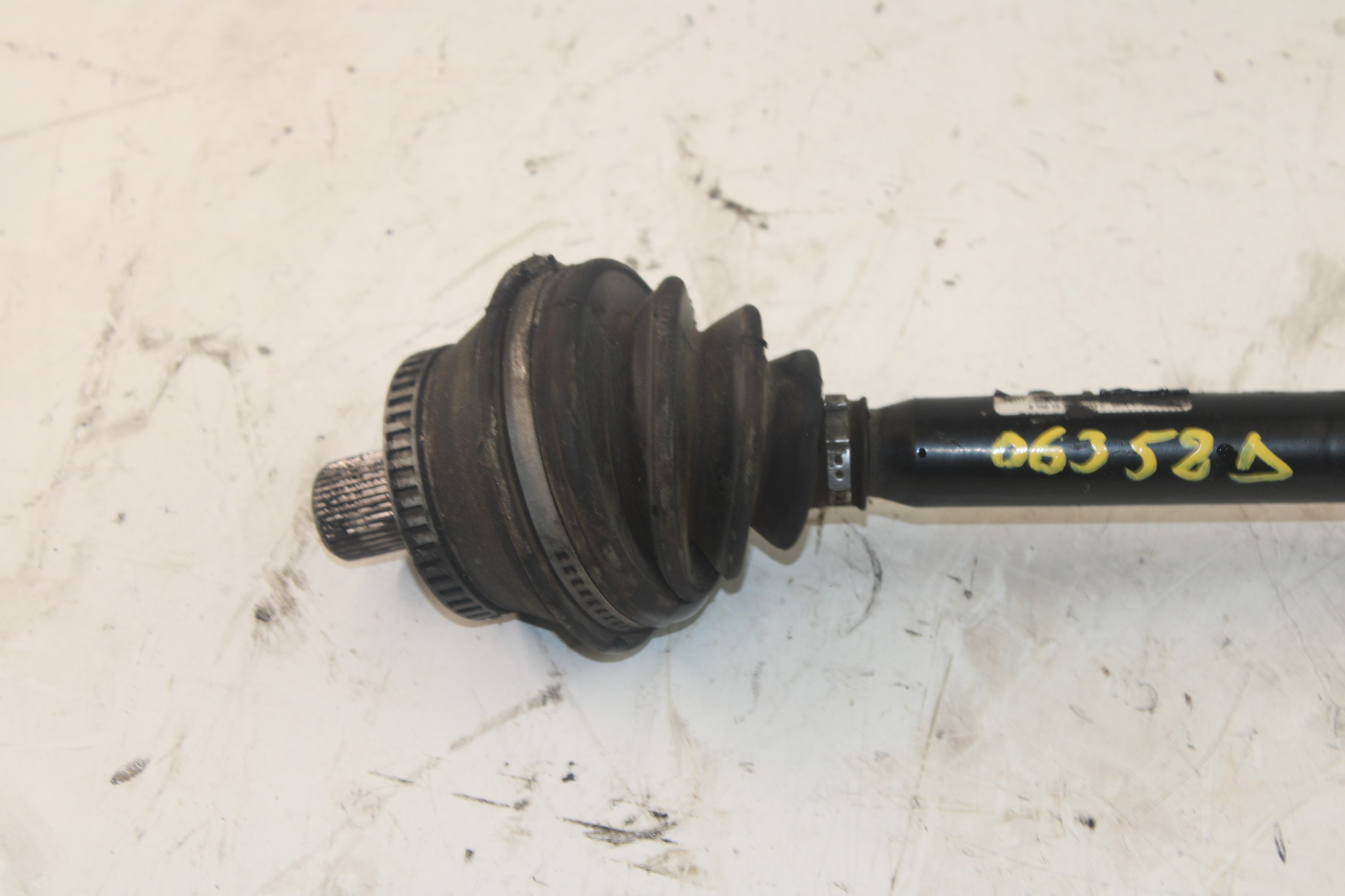 AUDI A6 C5/4B (1997-2004) Front Right Driveshaft 4Z7407272 25188754