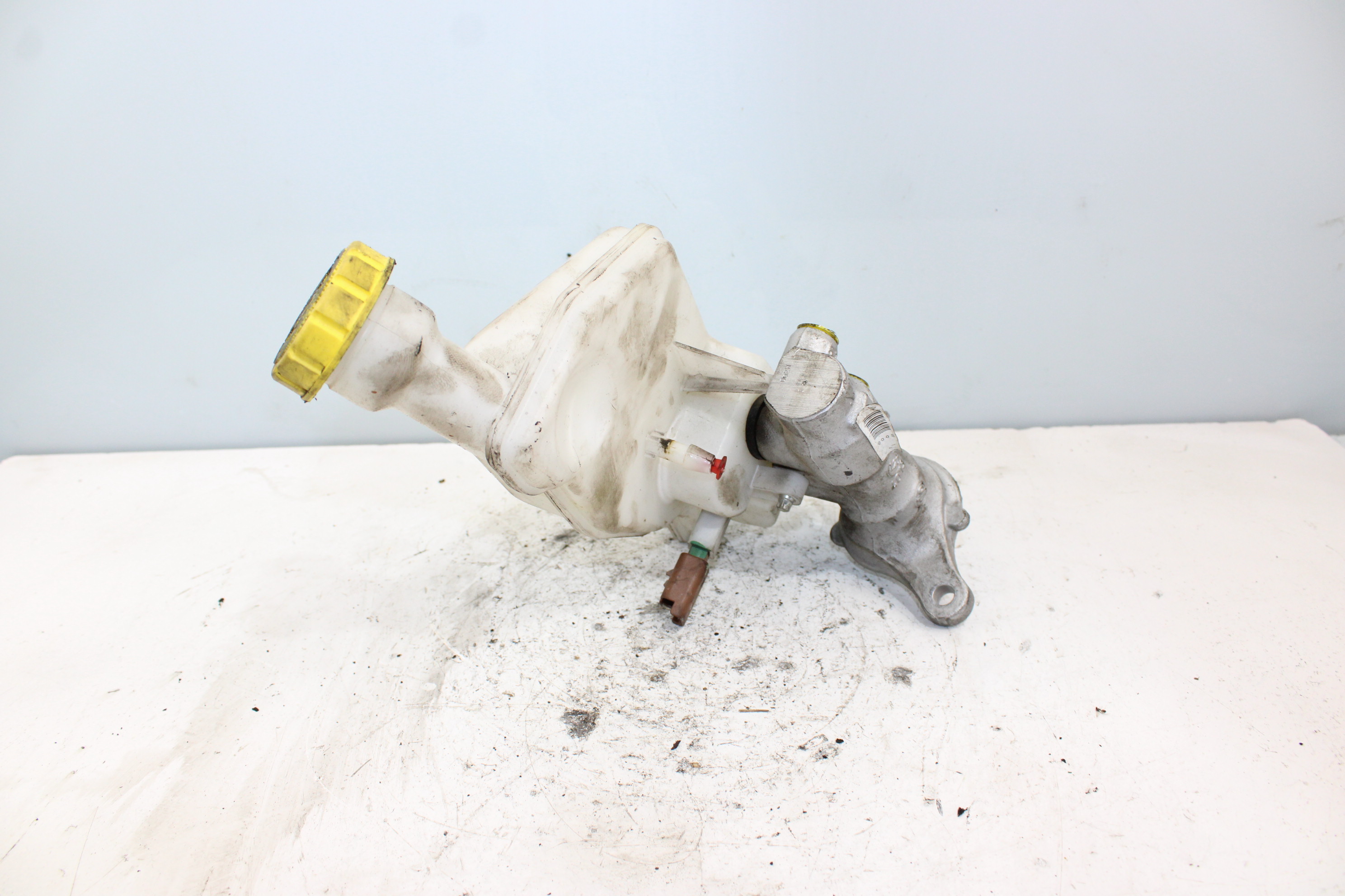 PEUGEOT 208 Peugeot 208 (2012-2015) Brake Cylinder 32069745 25371541